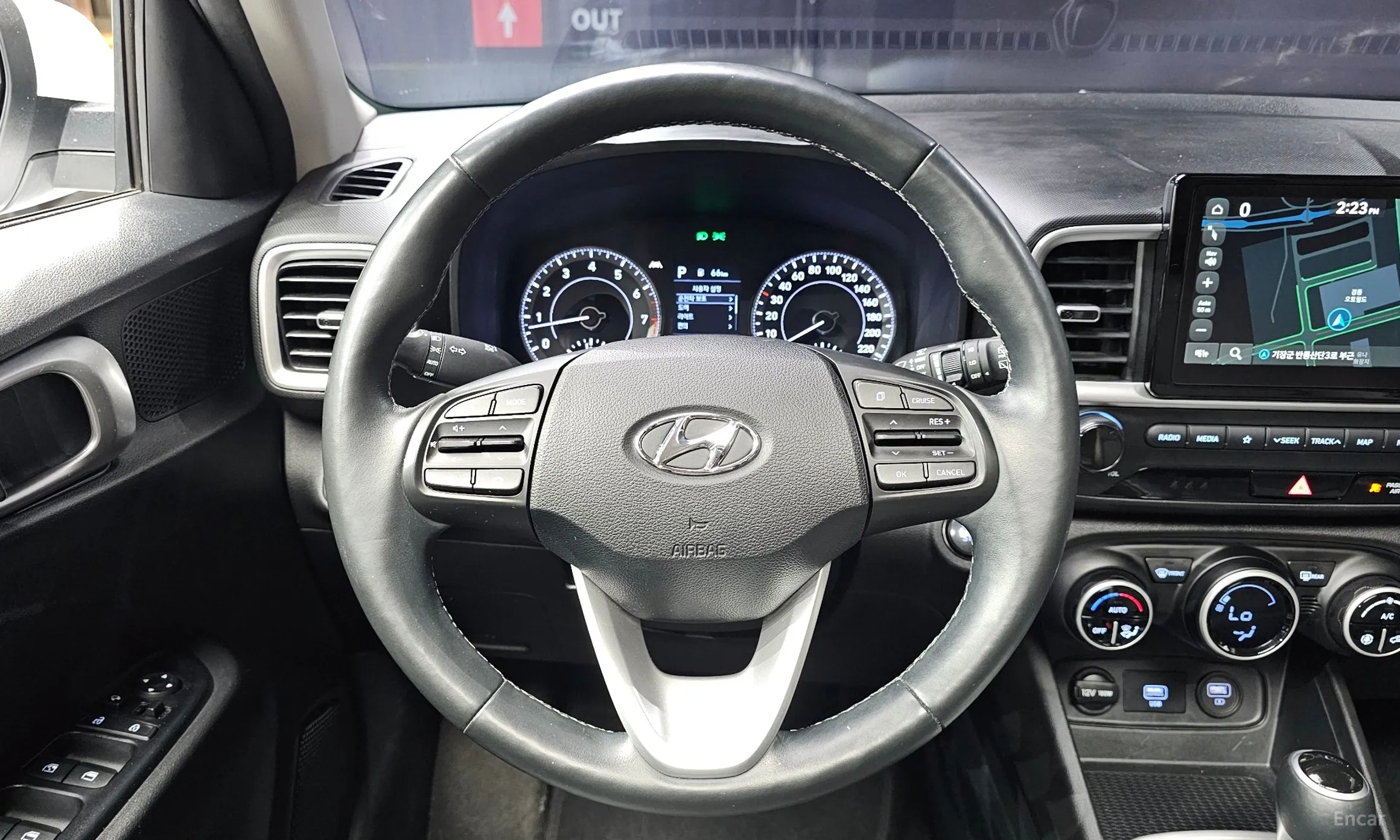 Hyundai Venue превью 13
