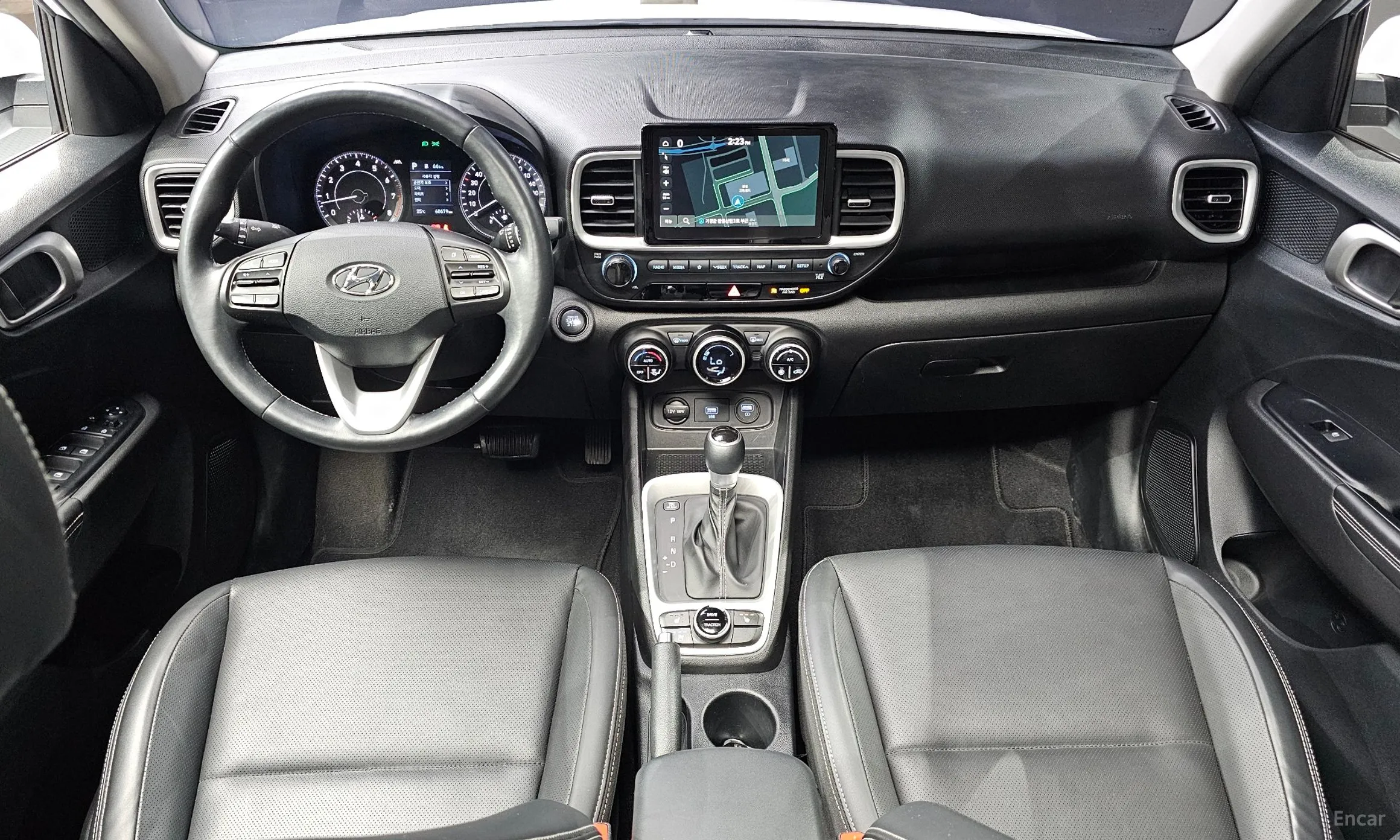 Hyundai Venue превью 7