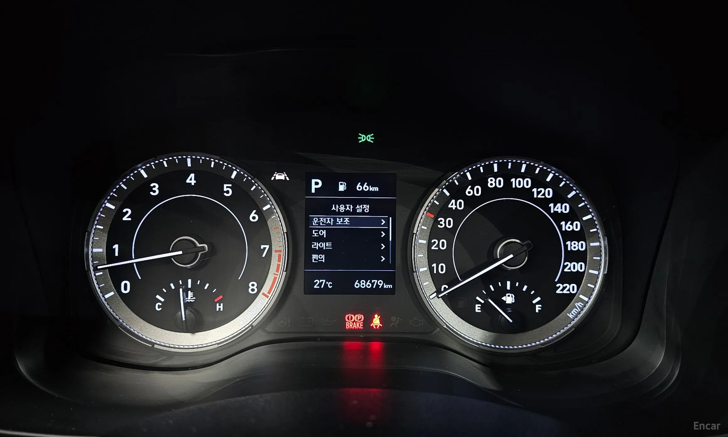 Hyundai Venue превью 8