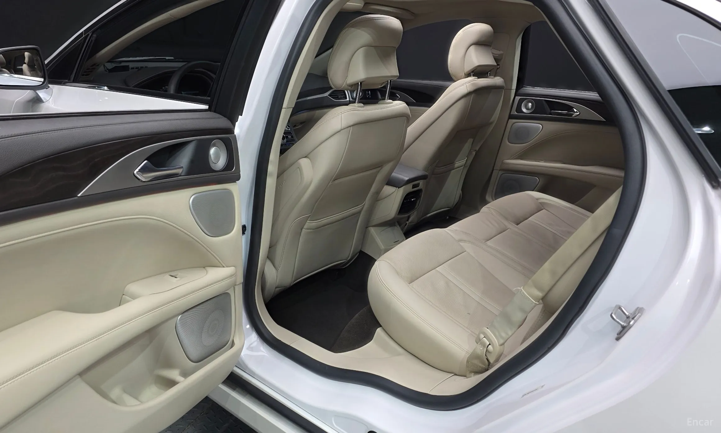 Lincoln New MKZ превью 12