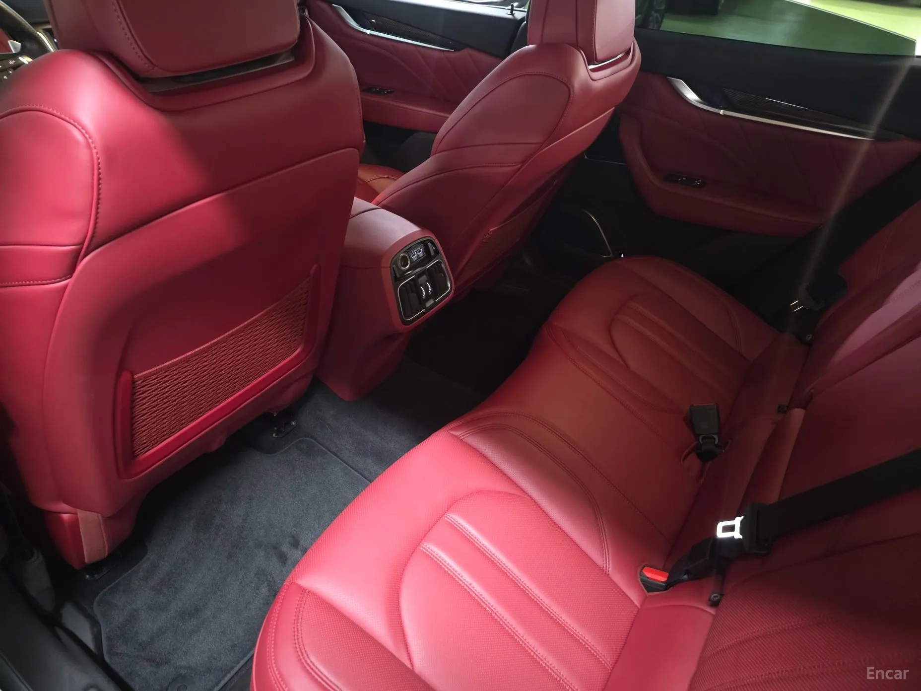 Maserati Levante превью 11