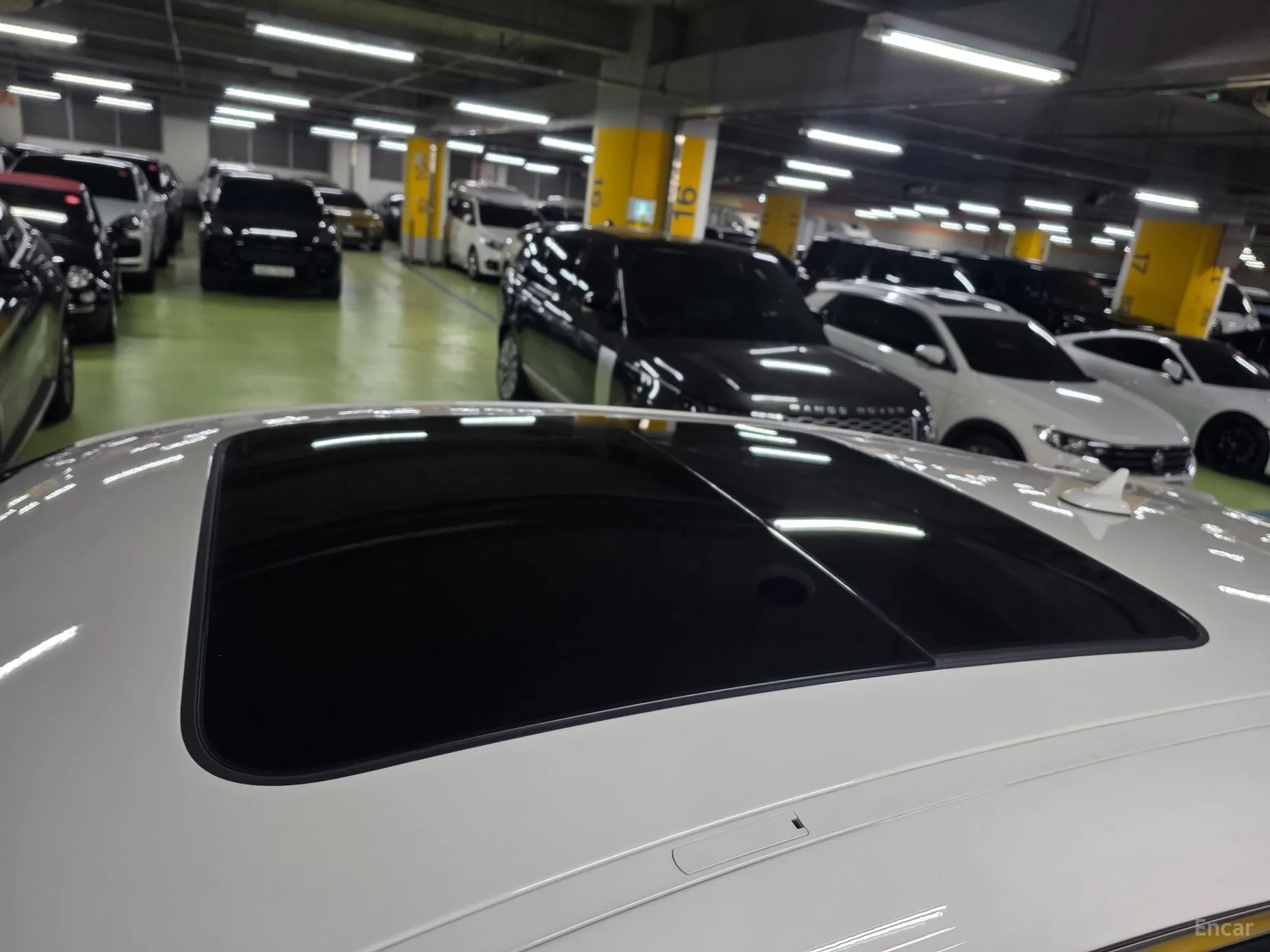 Maserati Levante превью 15