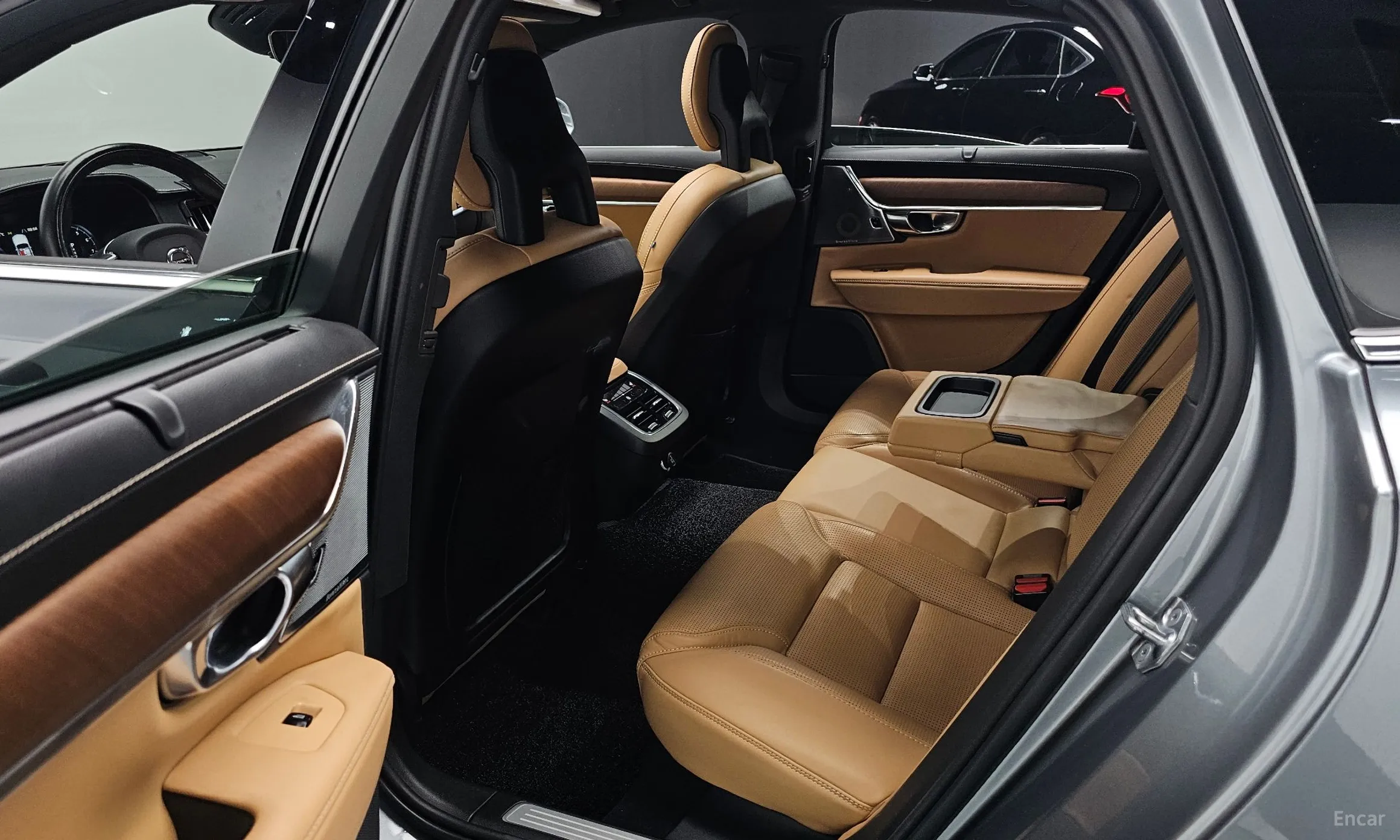 Volvo S90 превью 12