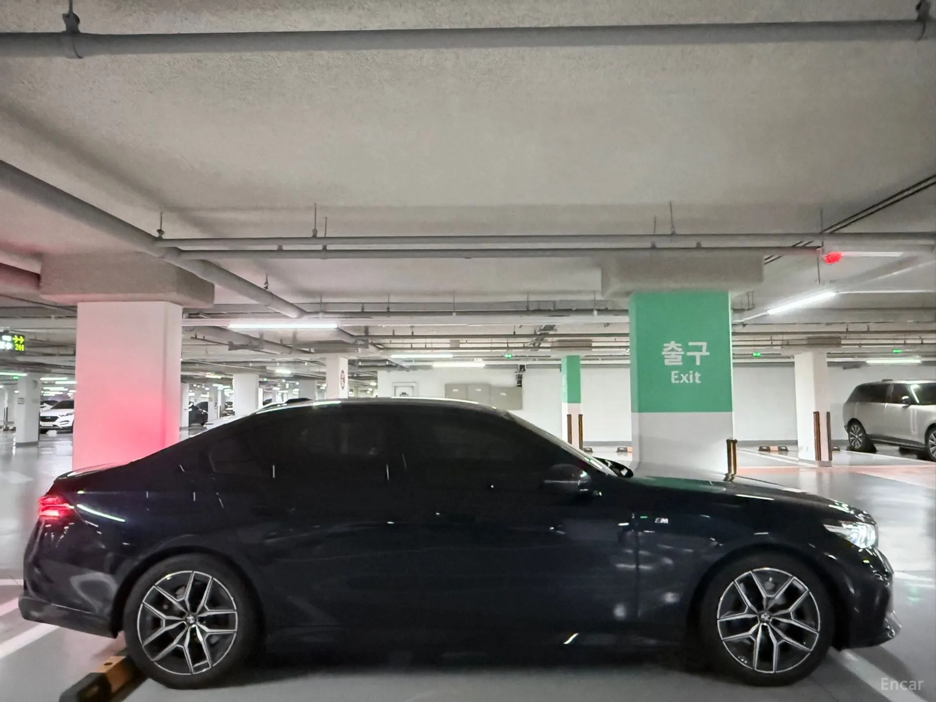 BMW 5 Series (G60)