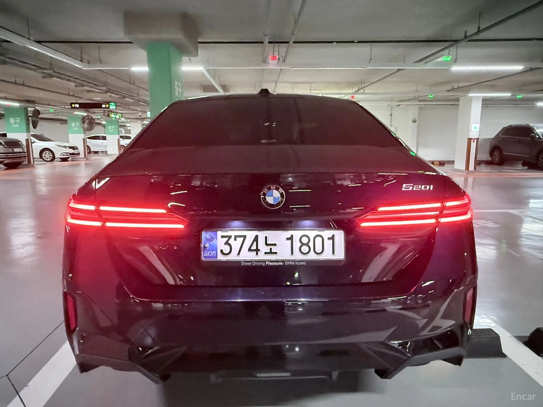 BMW 5 Series (G60) превью 4