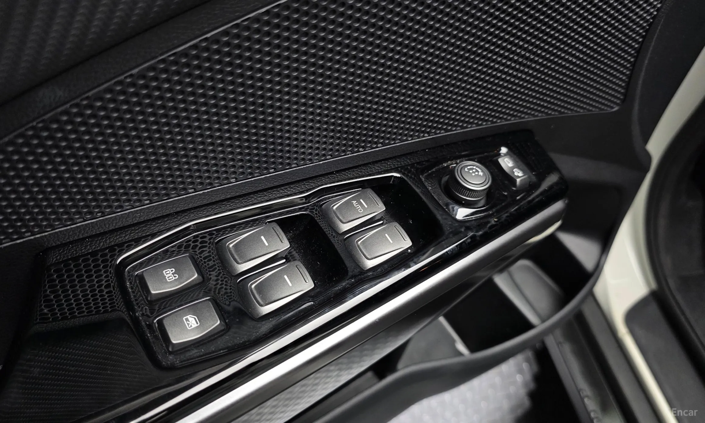 KG Mobility (SsangYong) Berry New Tivoli превью 19