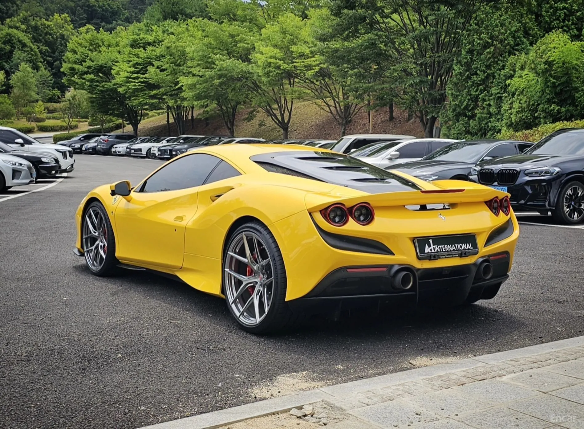 Ferrari F8 Tributo превью 10