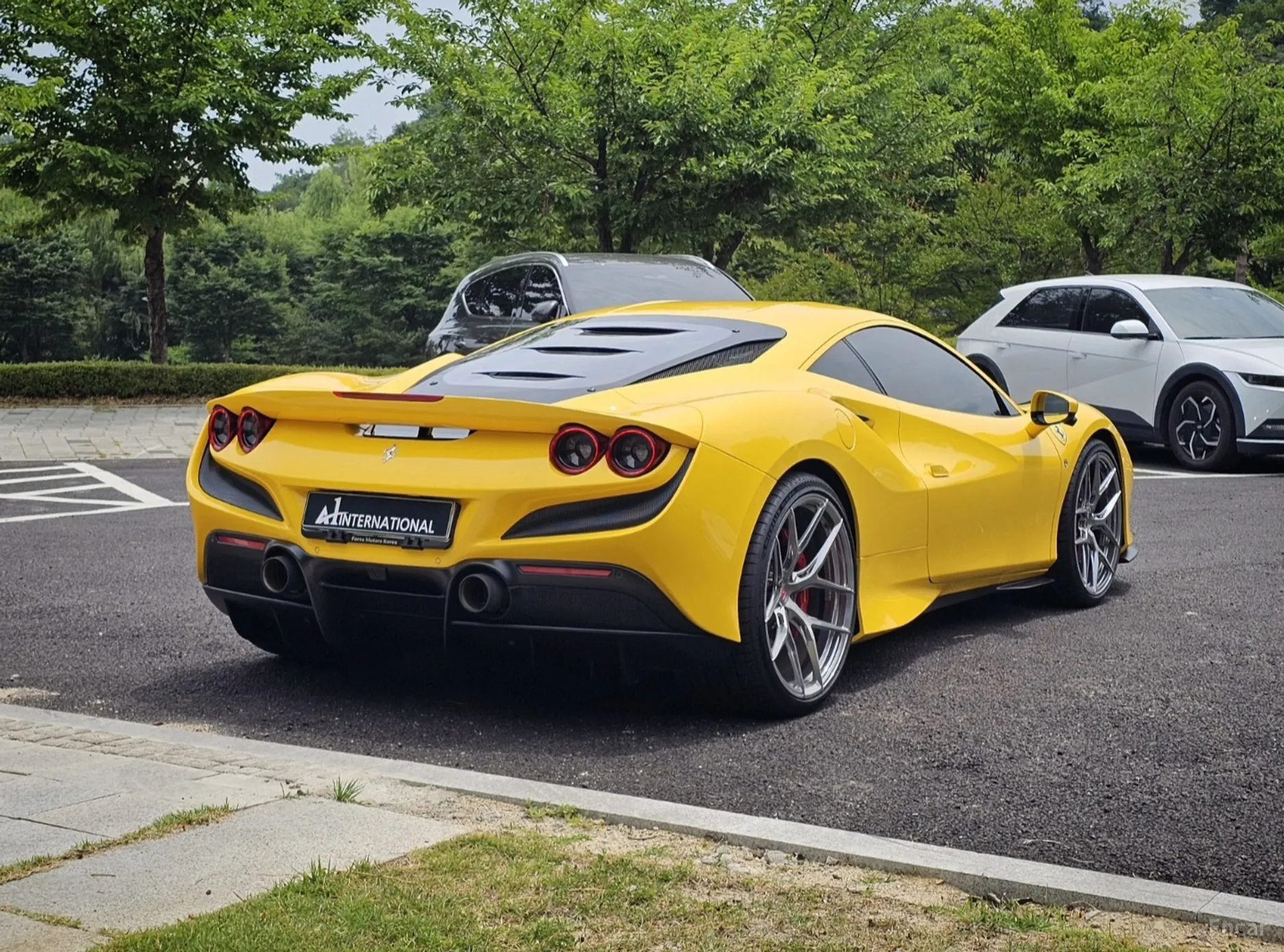 Ferrari F8 Tributo превью 12