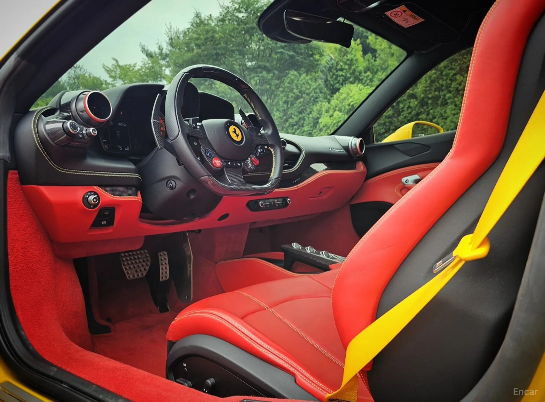 Ferrari F8 Tributo превью 13