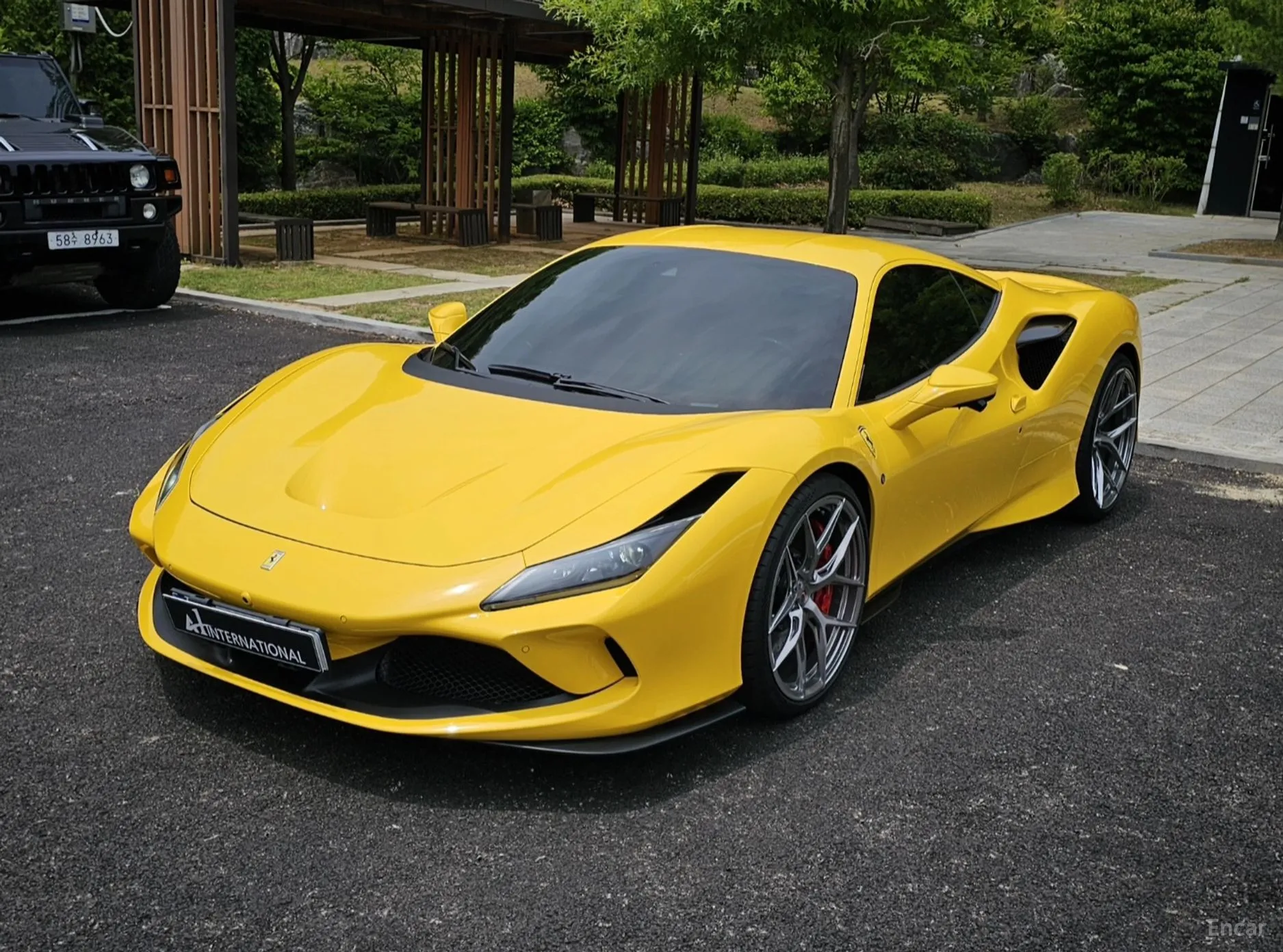 Ferrari F8 Tributo превью 5