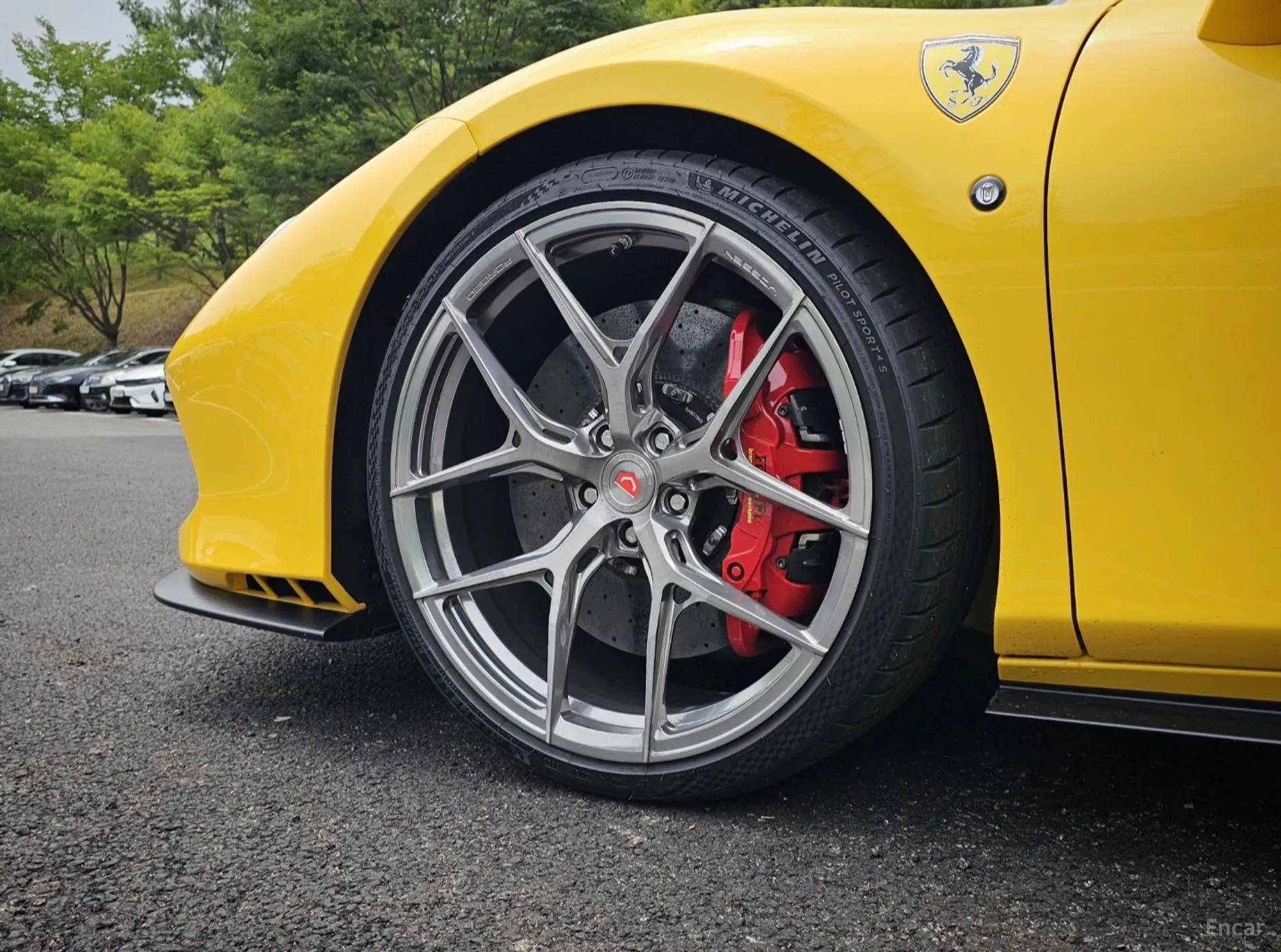 Ferrari F8 Tributo превью 8