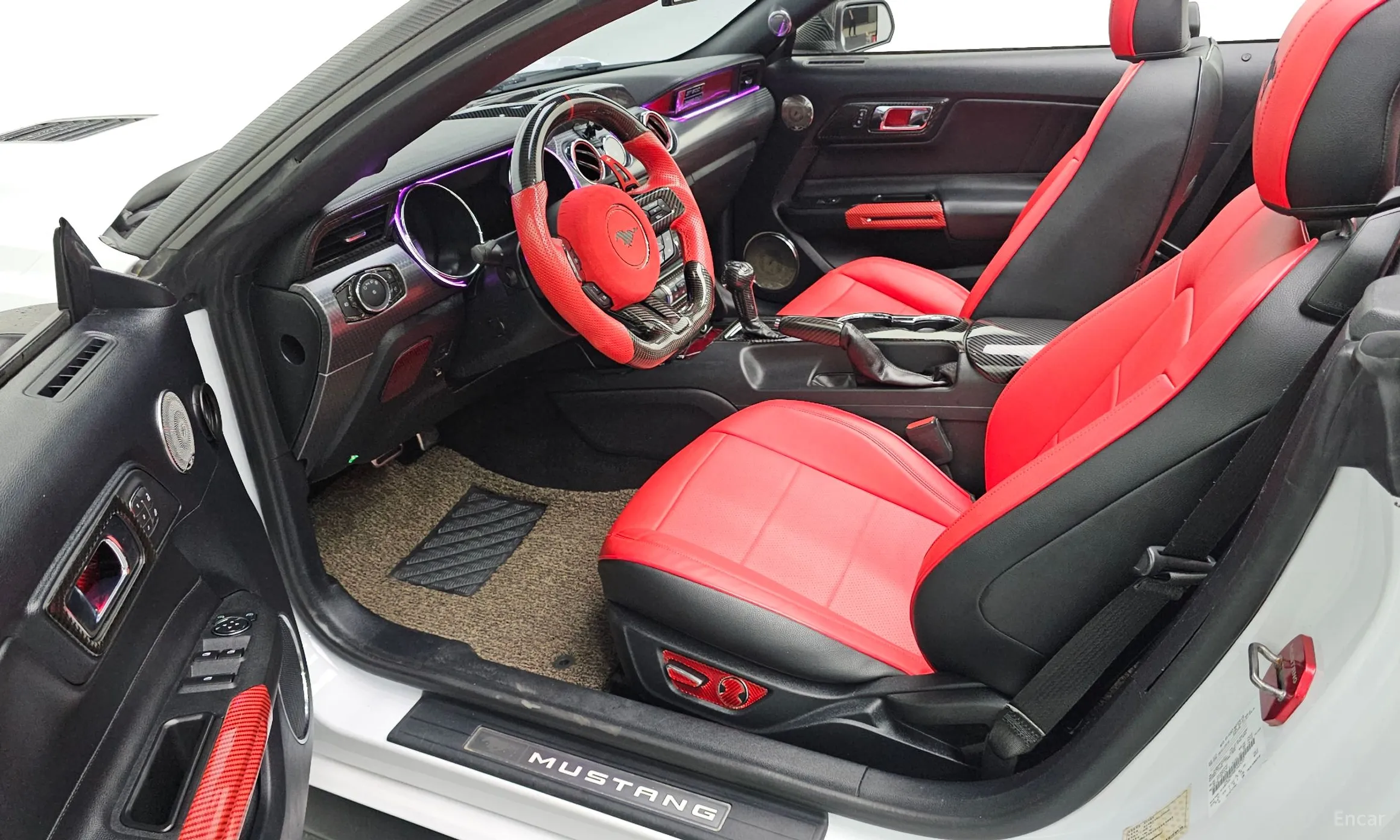 Ford Mustang превью 10