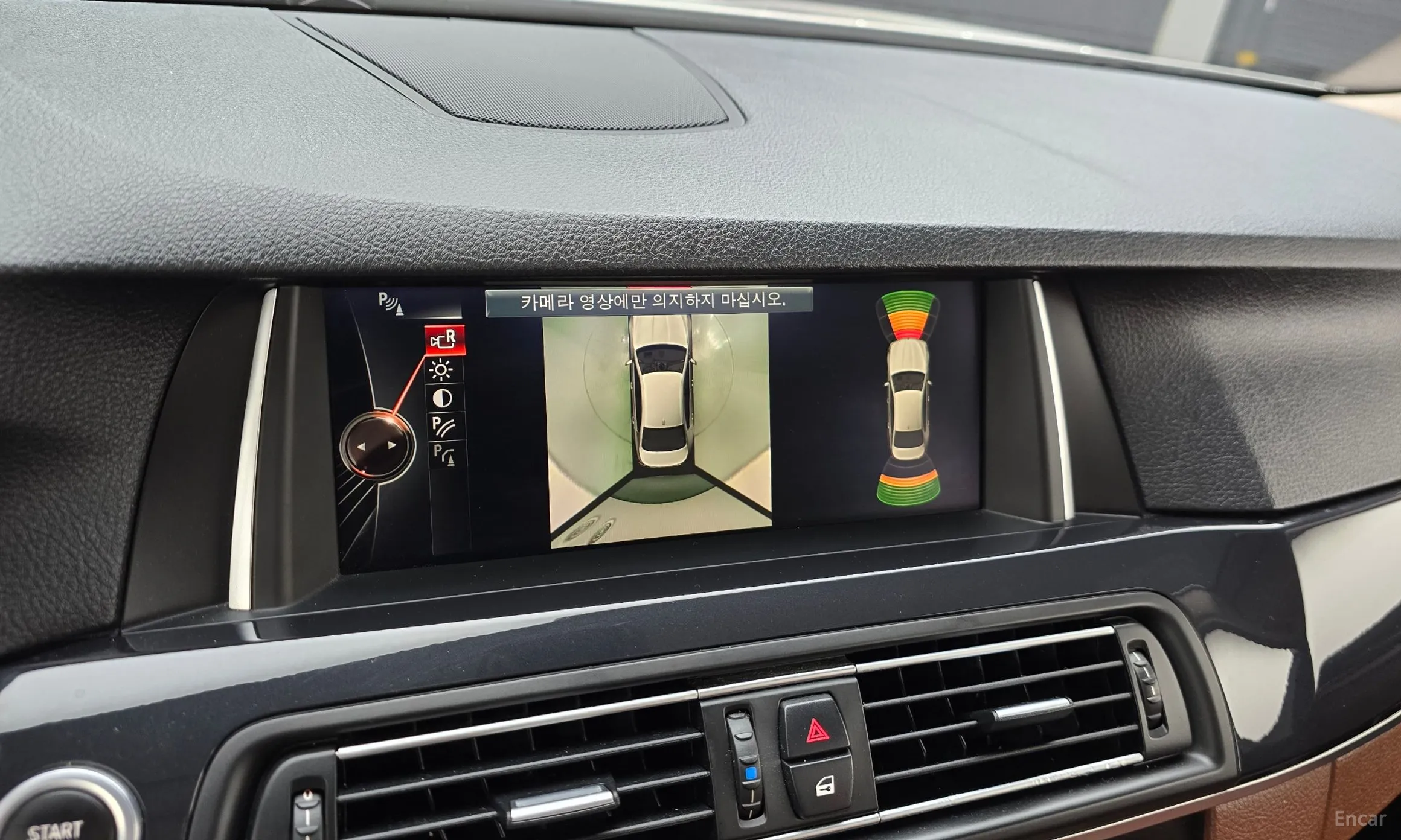 BMW 5 Series (F10) превью 14