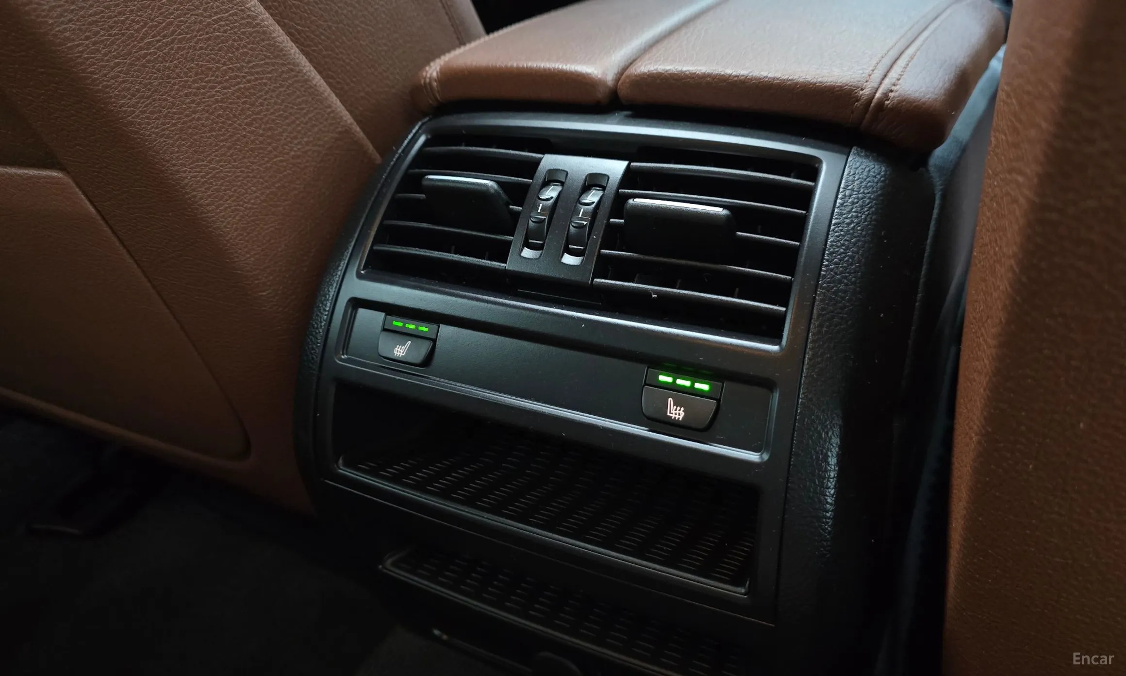 BMW 5 Series (F10) превью 18