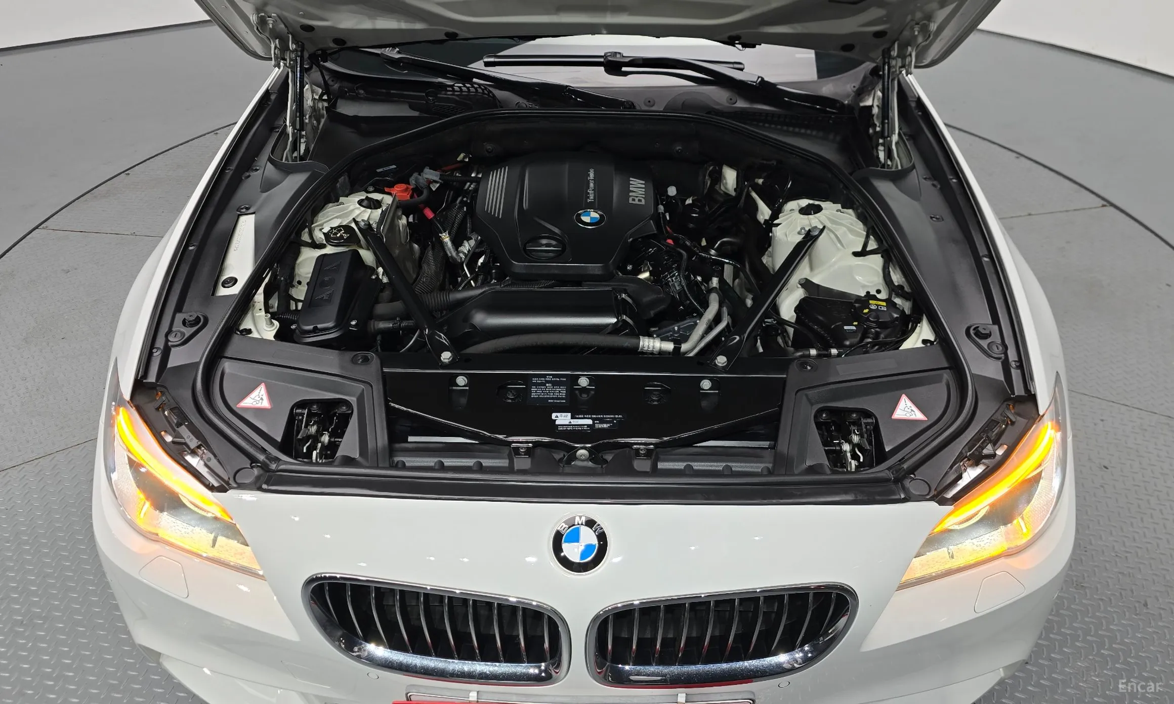 BMW 5 Series (F10) превью 6