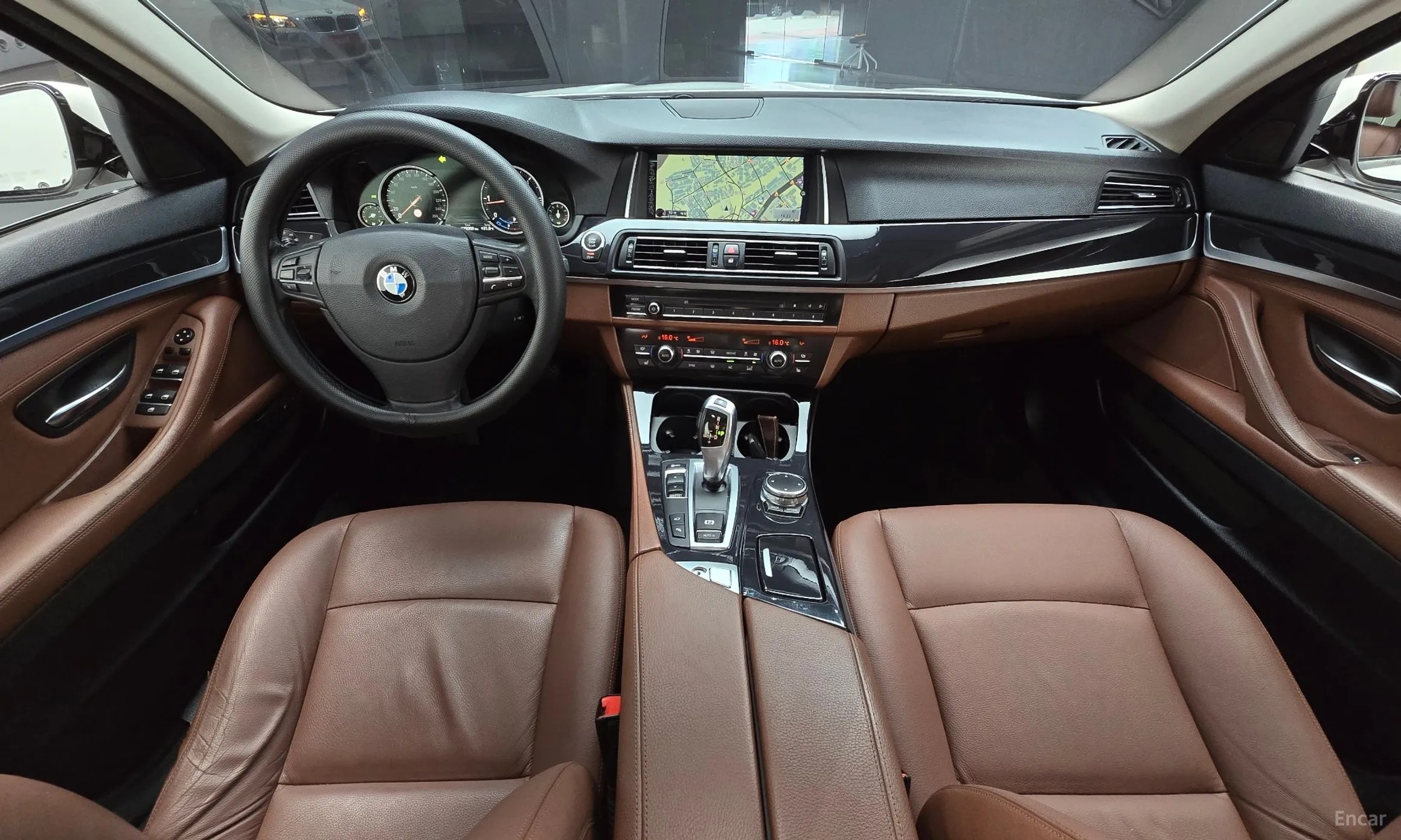 BMW 5 Series (F10) превью 7