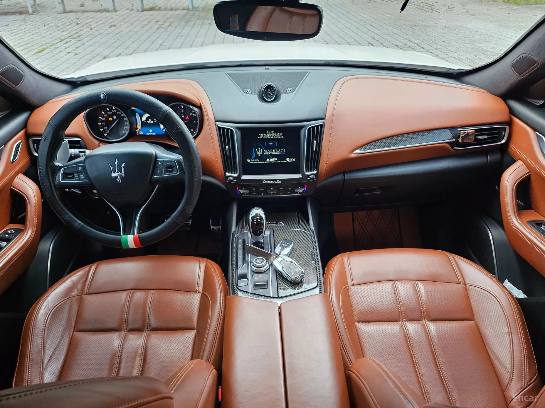 Maserati Levante превью 16