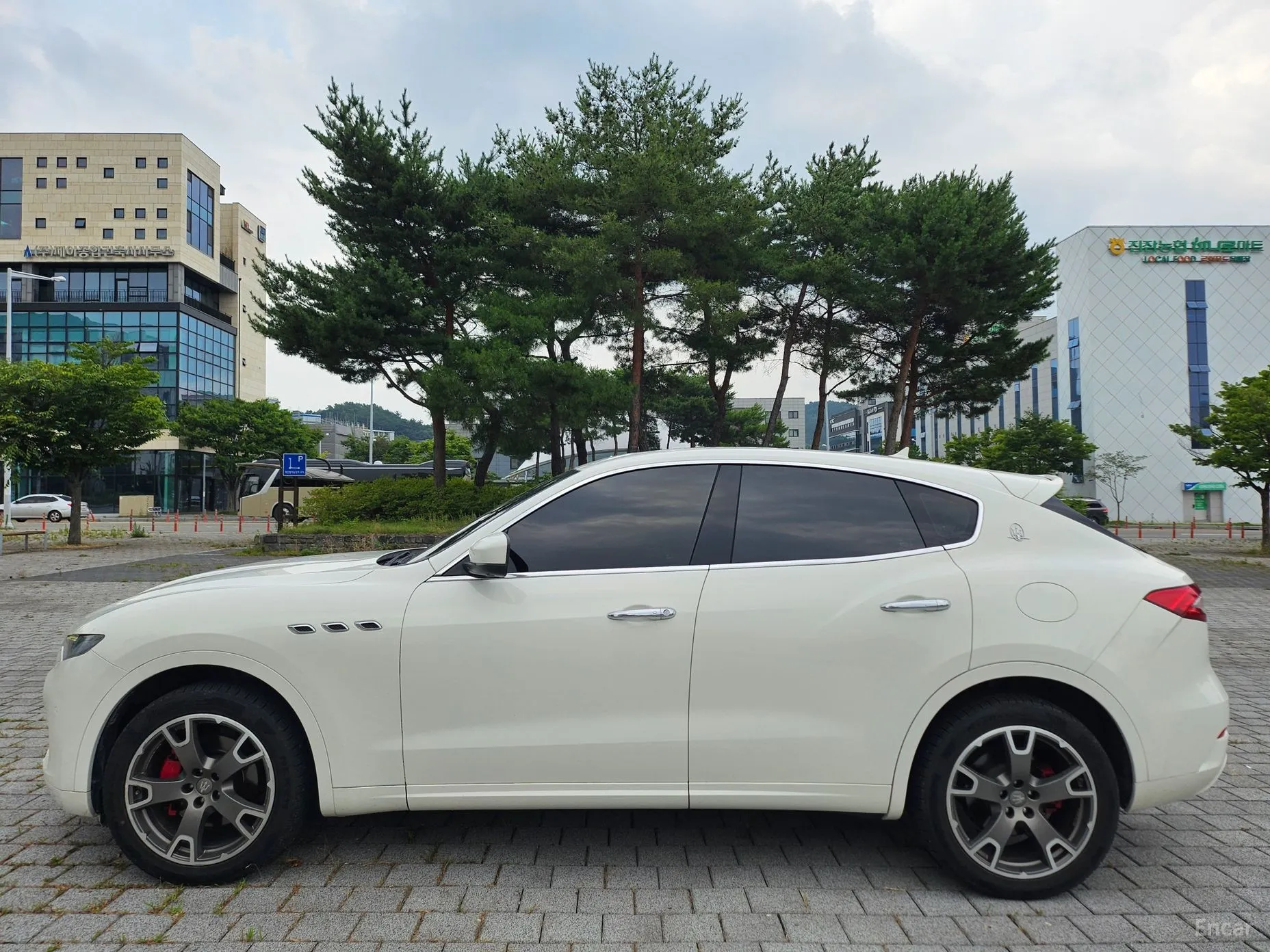 Maserati Levante превью 5