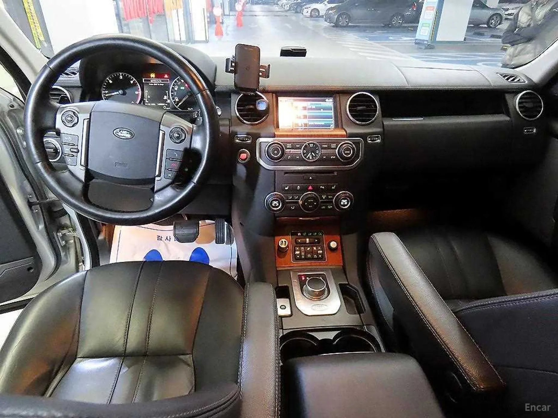 Land Rover Discovery 4 превью 10