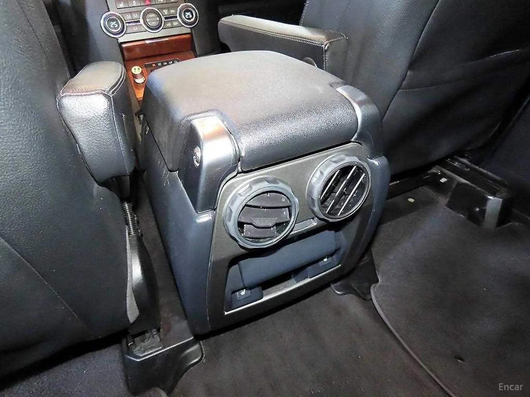 Land Rover Discovery 4 превью 15