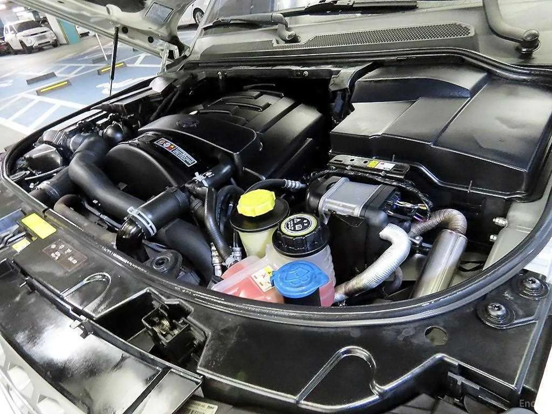 Land Rover Discovery 4 превью 19