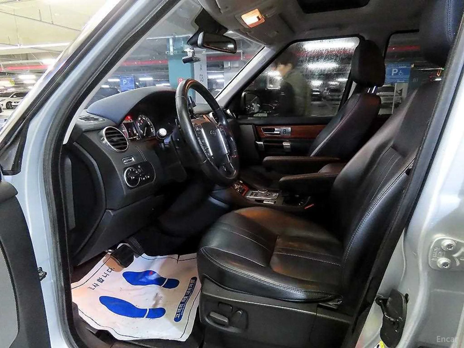 Land Rover Discovery 4 превью 6