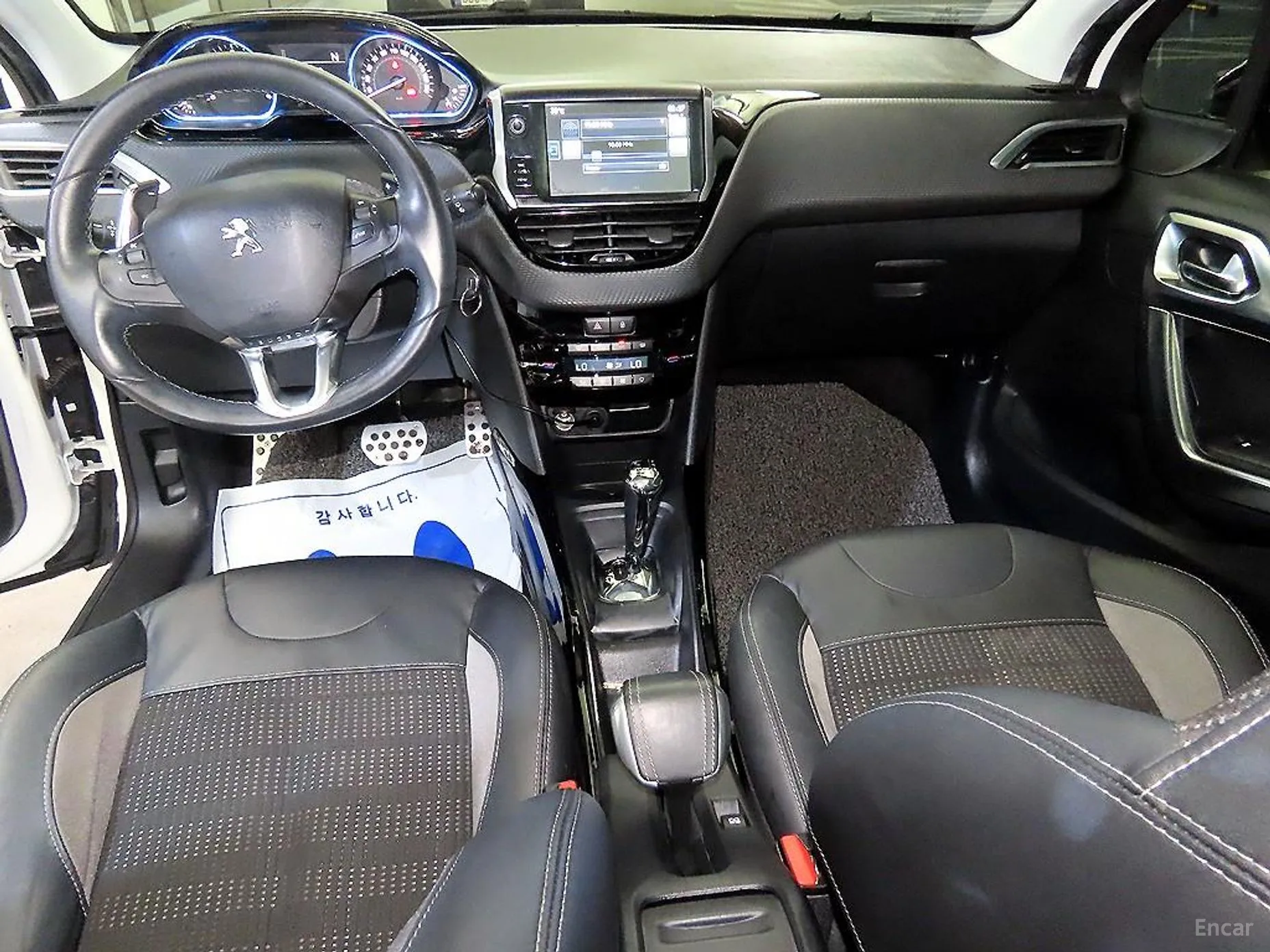 Peugeot 2008. превью 10