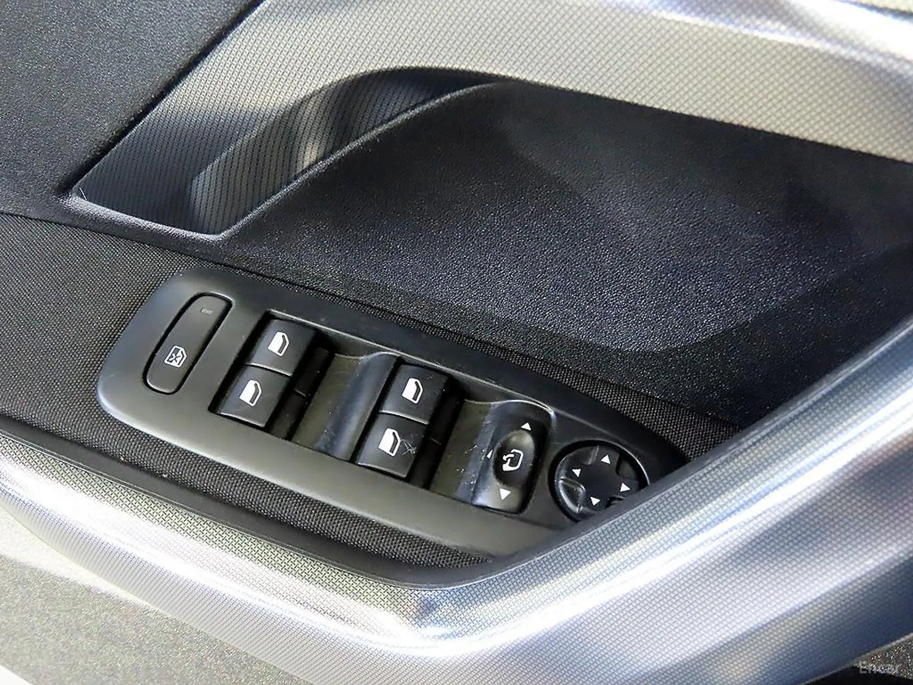 Peugeot 2008. превью 13