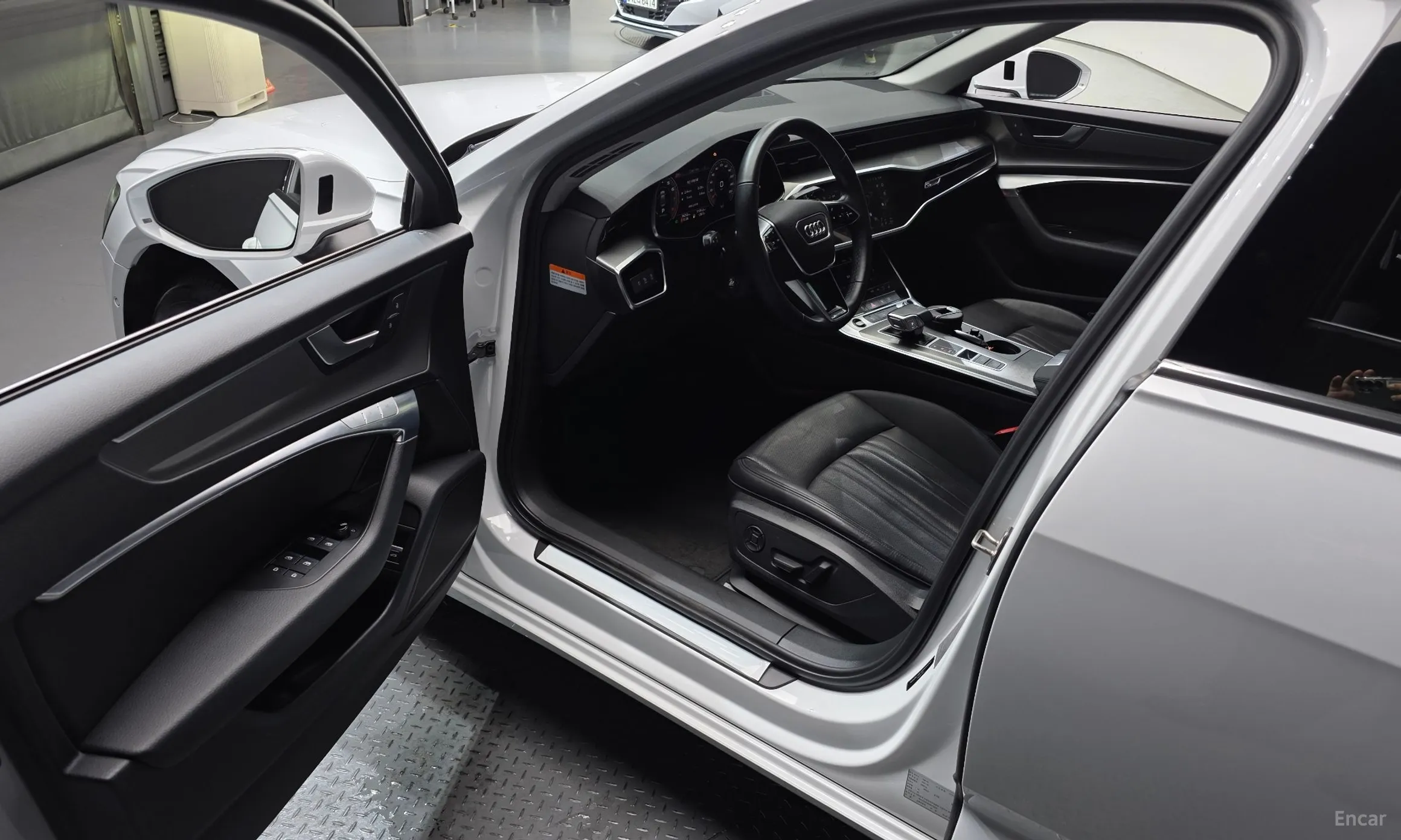 Audi A6 (C8) превью 10