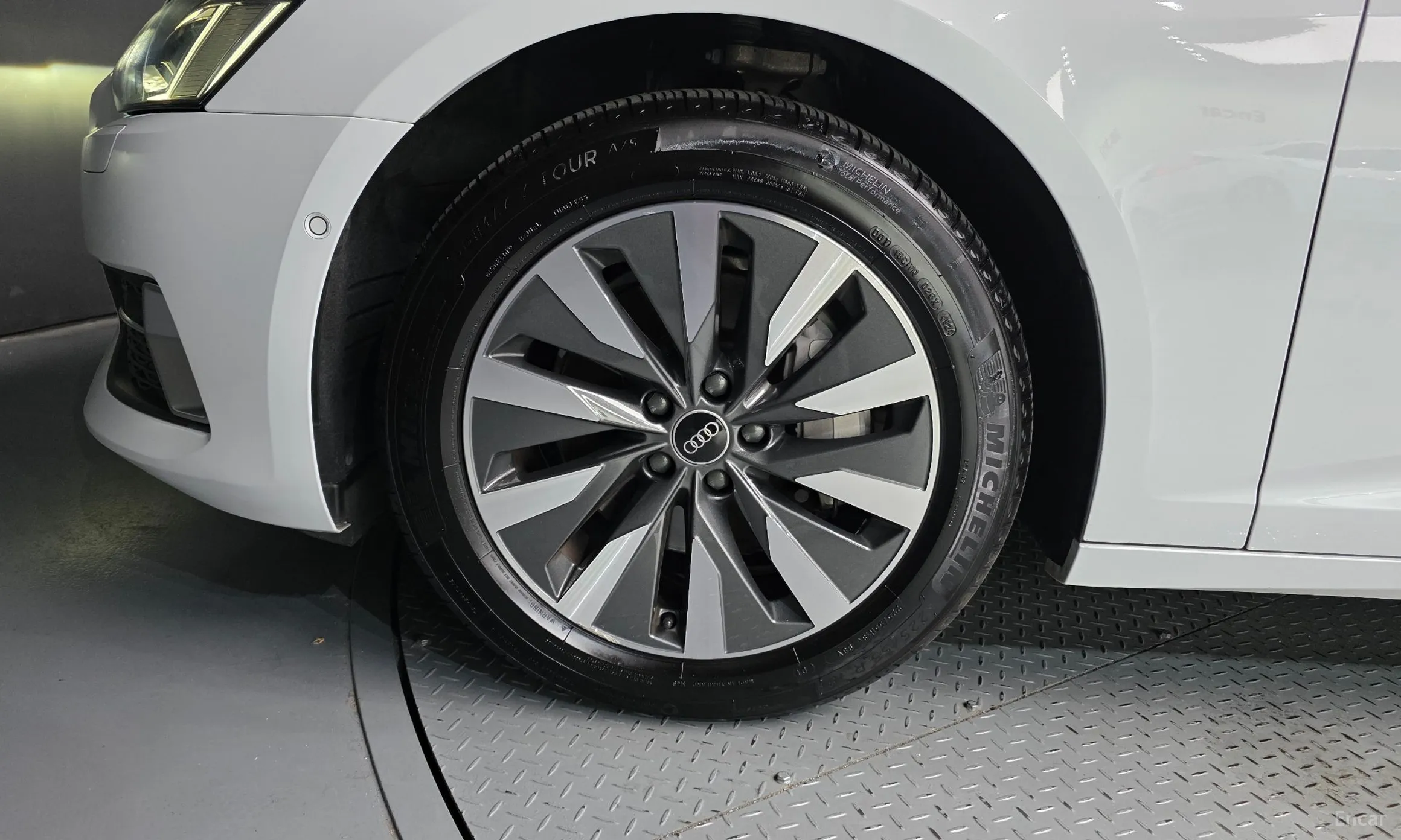 Audi A6 (C8) превью 5