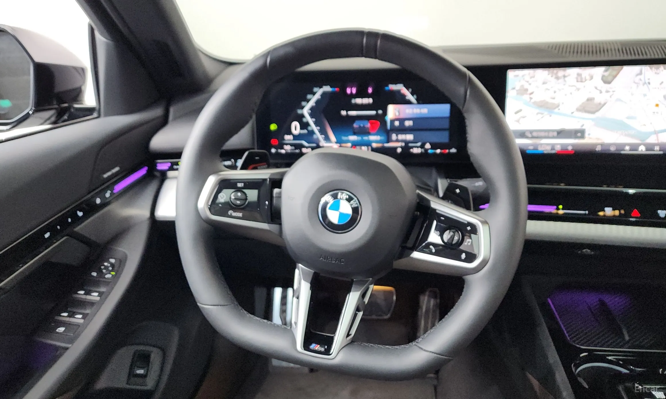 BMW 5 Series (G60) превью 14