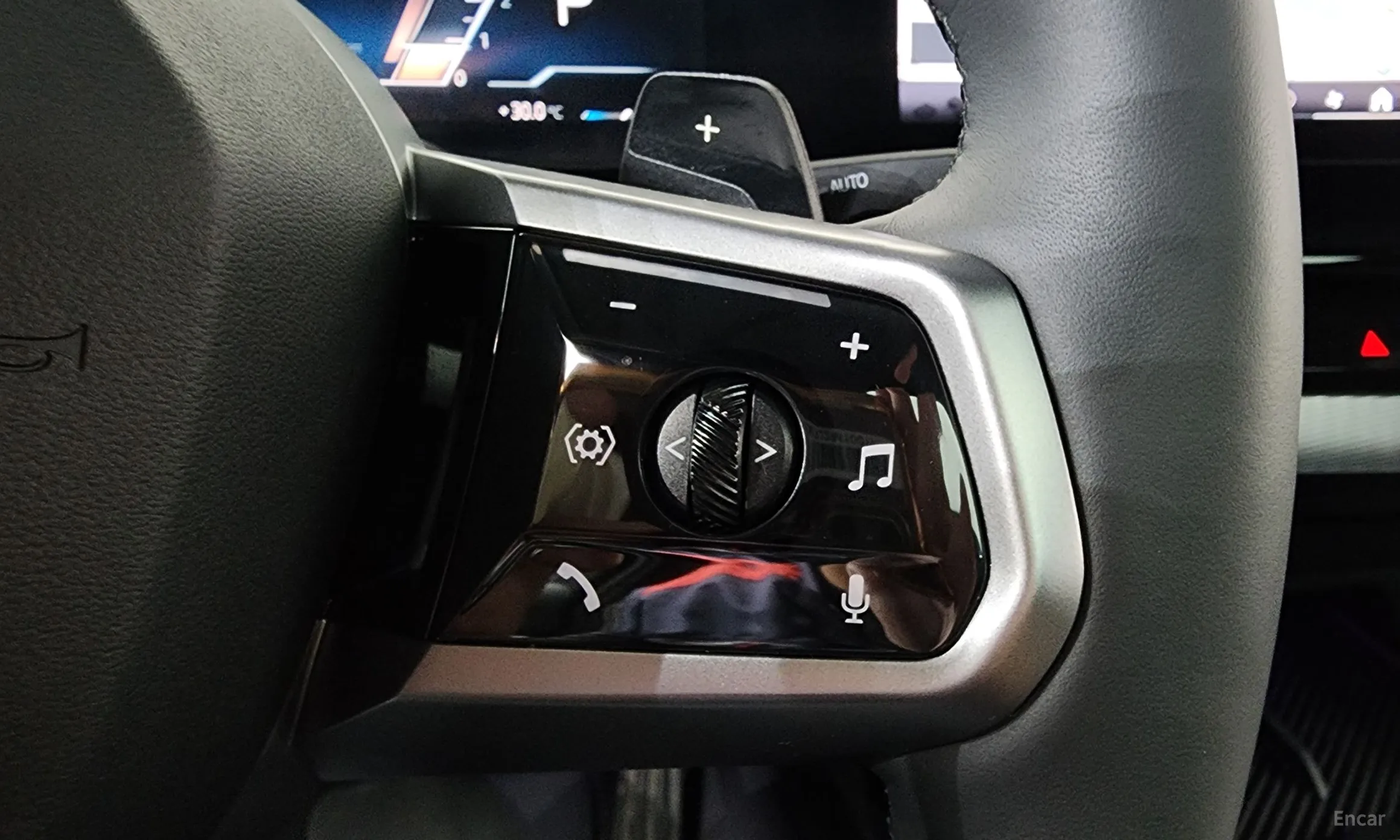 BMW 5 Series (G60) превью 17