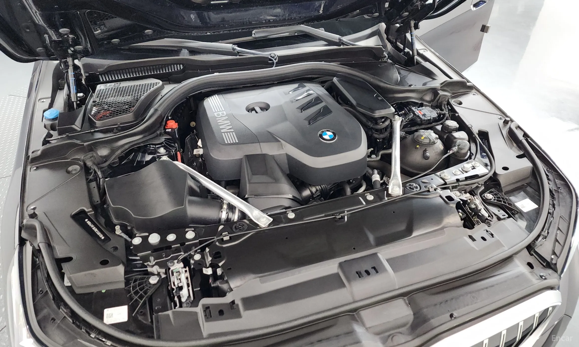 BMW 5 Series (G60) превью 6