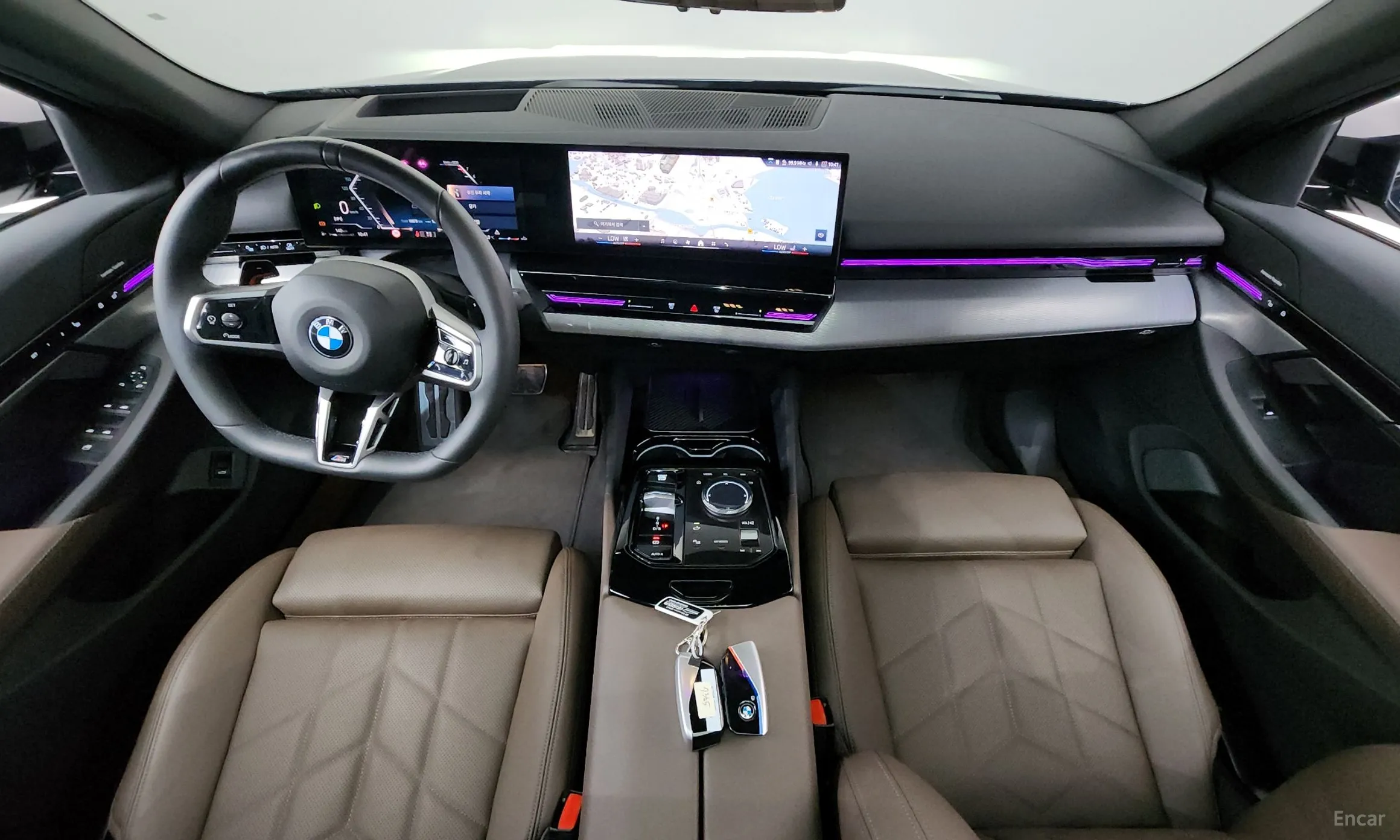 BMW 5 Series (G60) превью 7