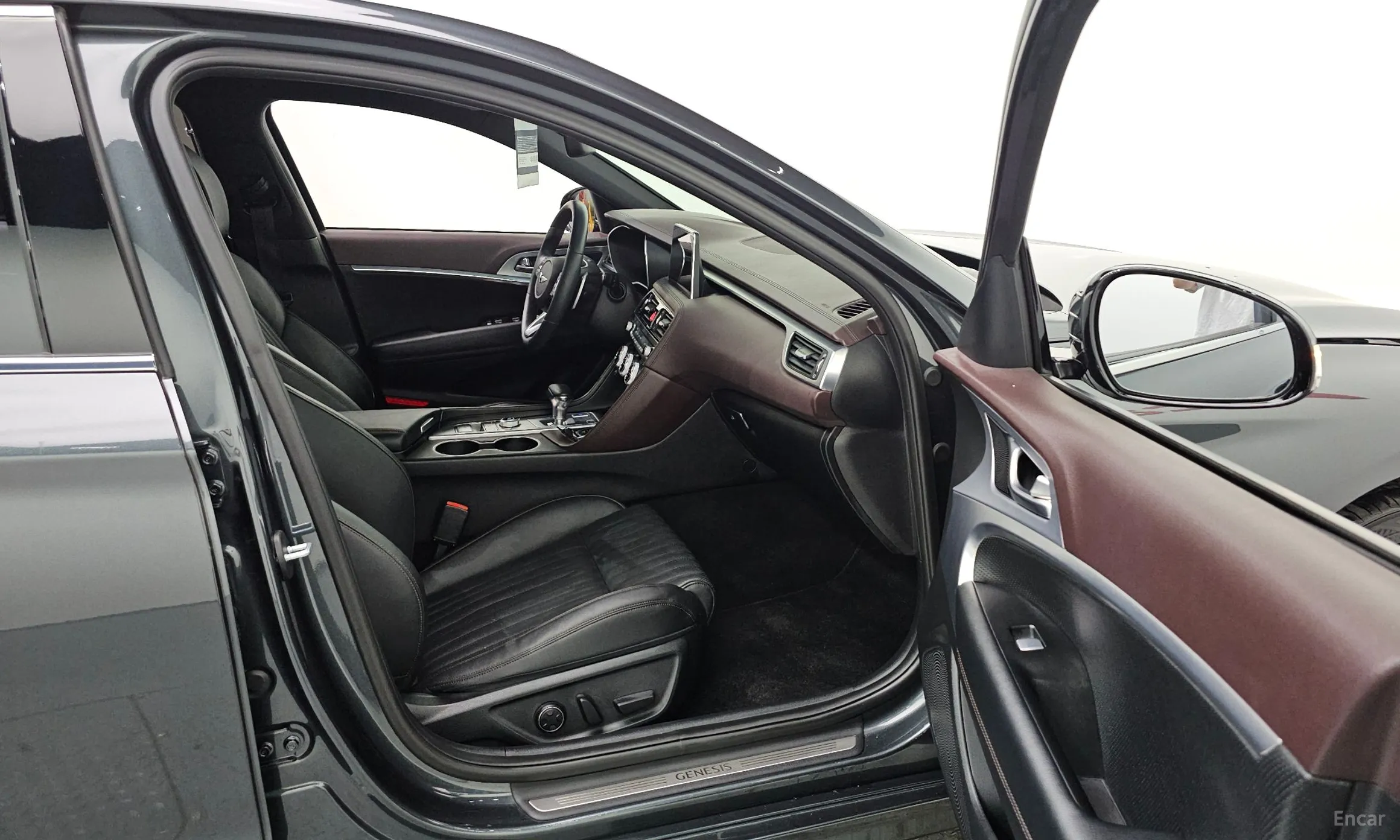 Genesis G70 превью 18