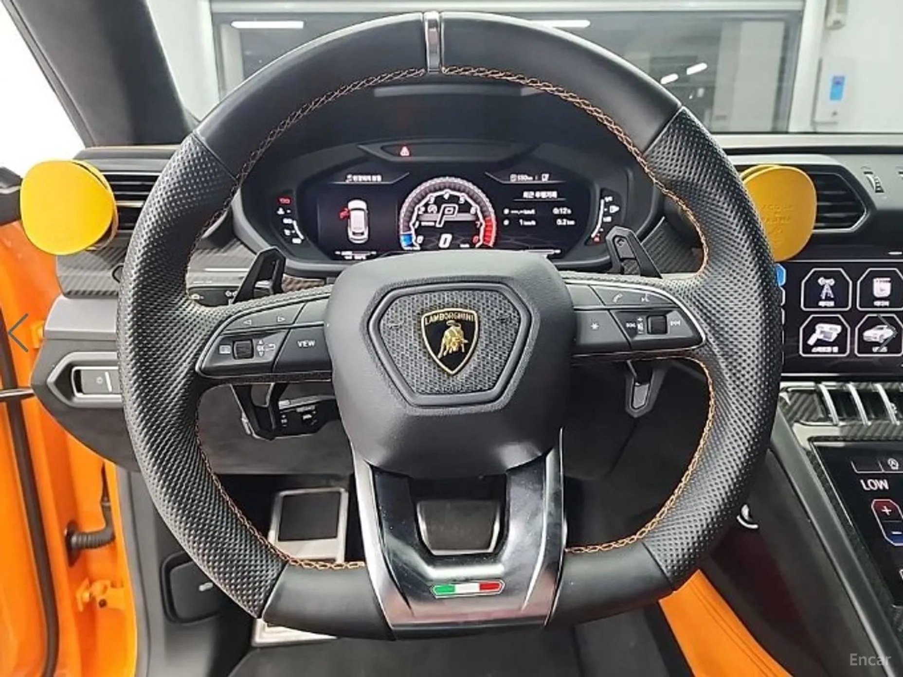 Lamborghini Urus превью 9