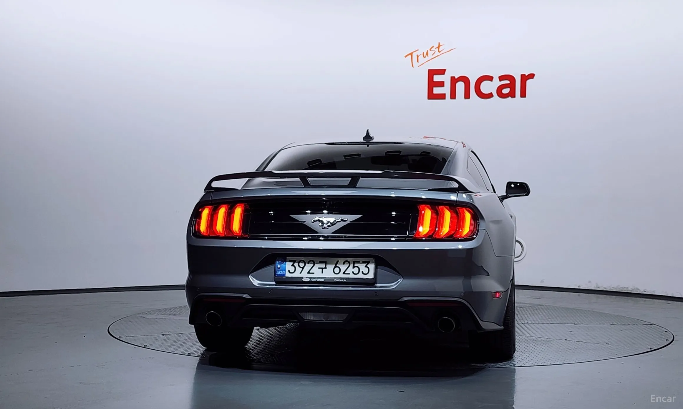Ford Mustang превью 4