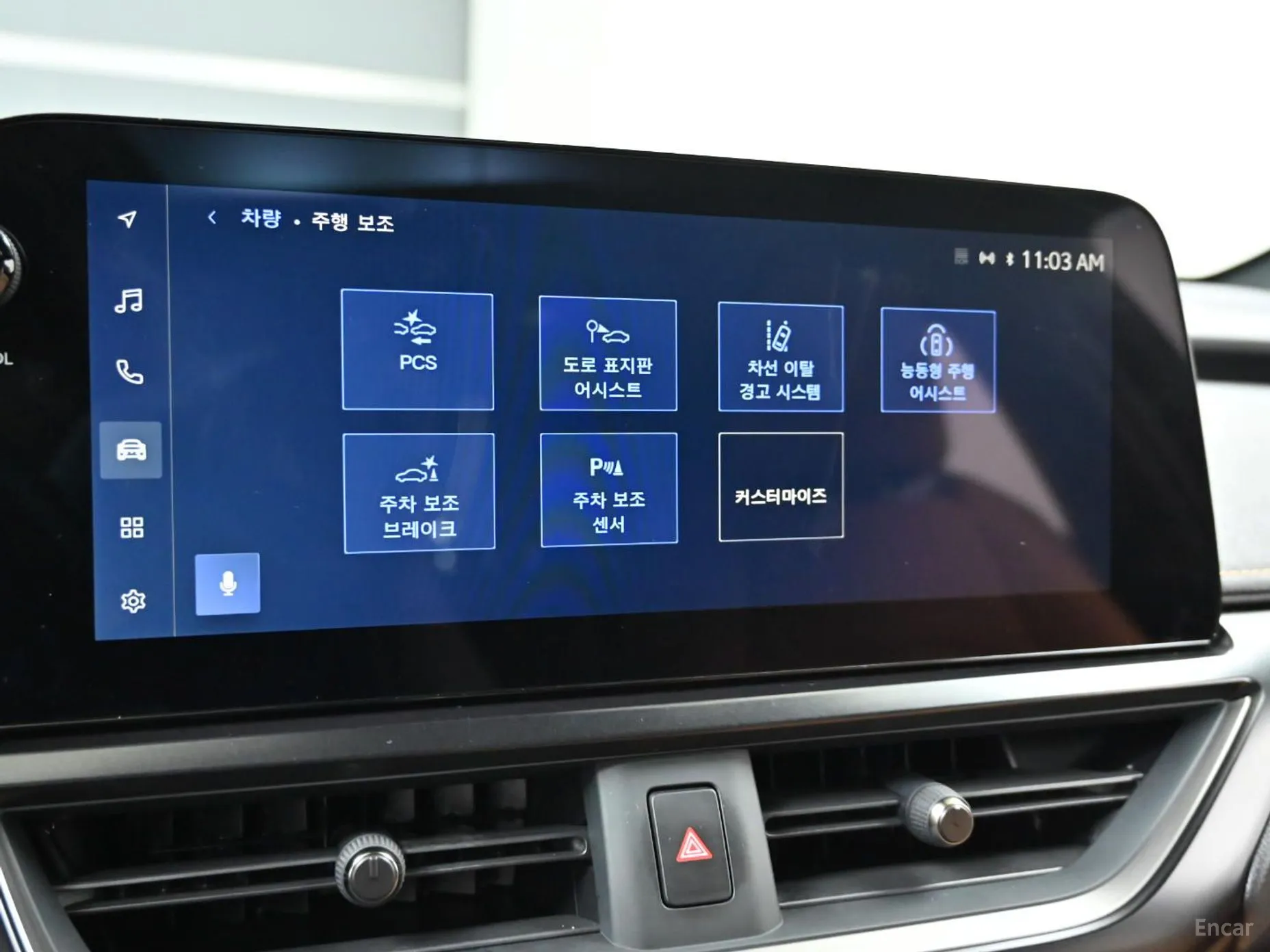 Lexus UX300h превью 17