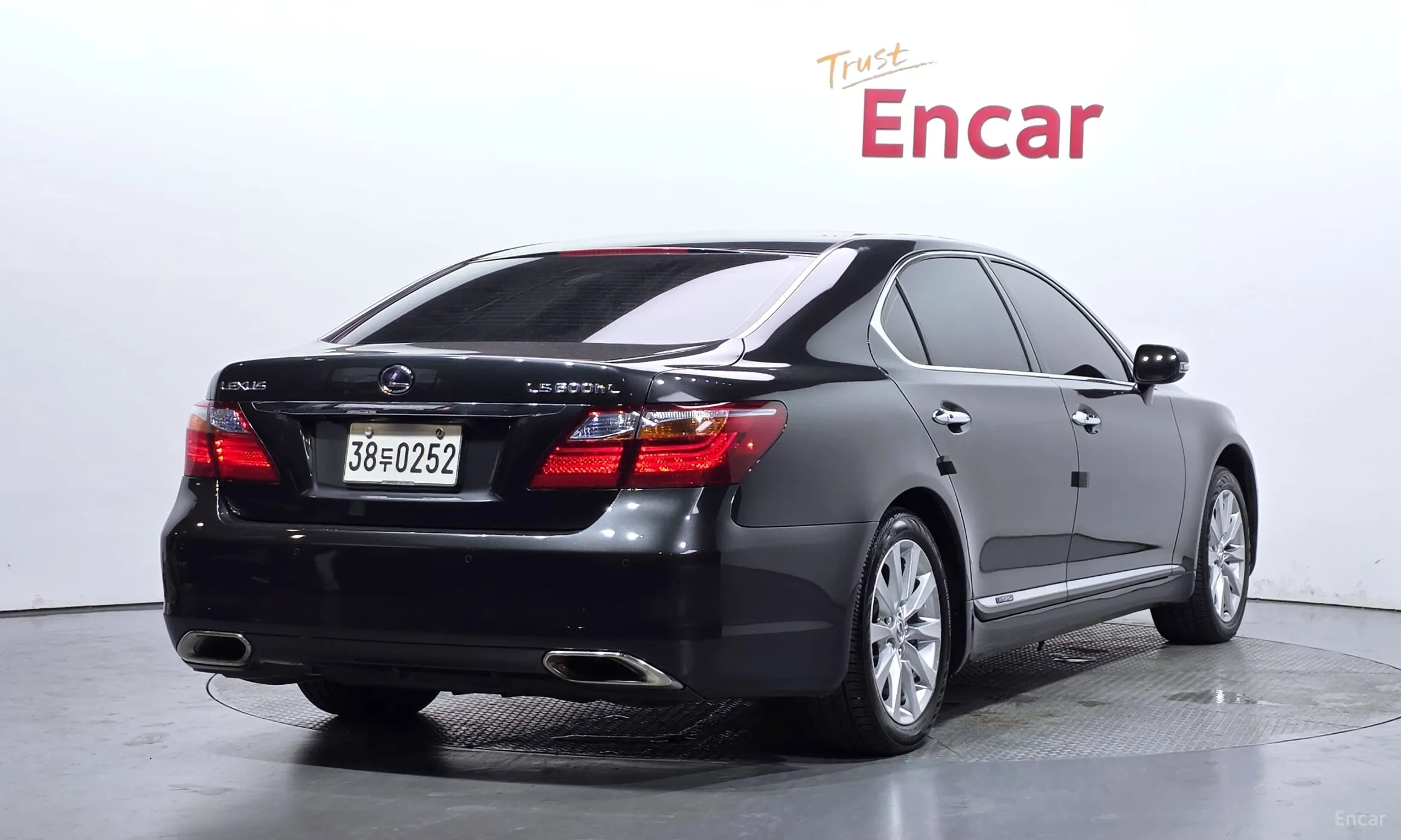 Lexus LS600hL