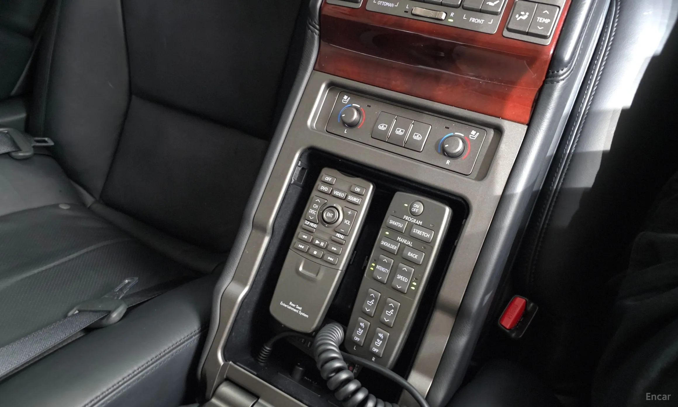 Lexus LS600hL превью 18