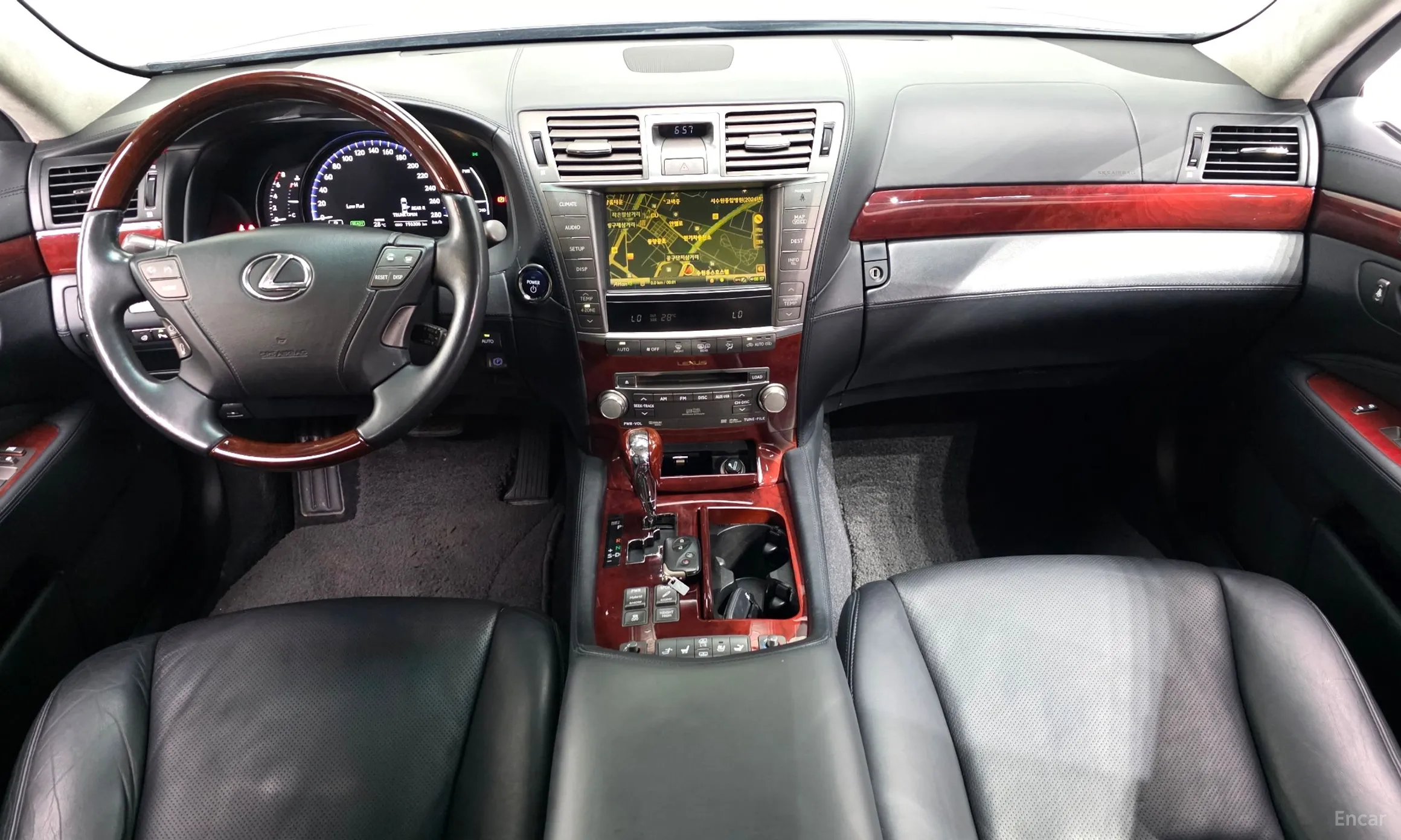 Lexus LS600hL превью 7