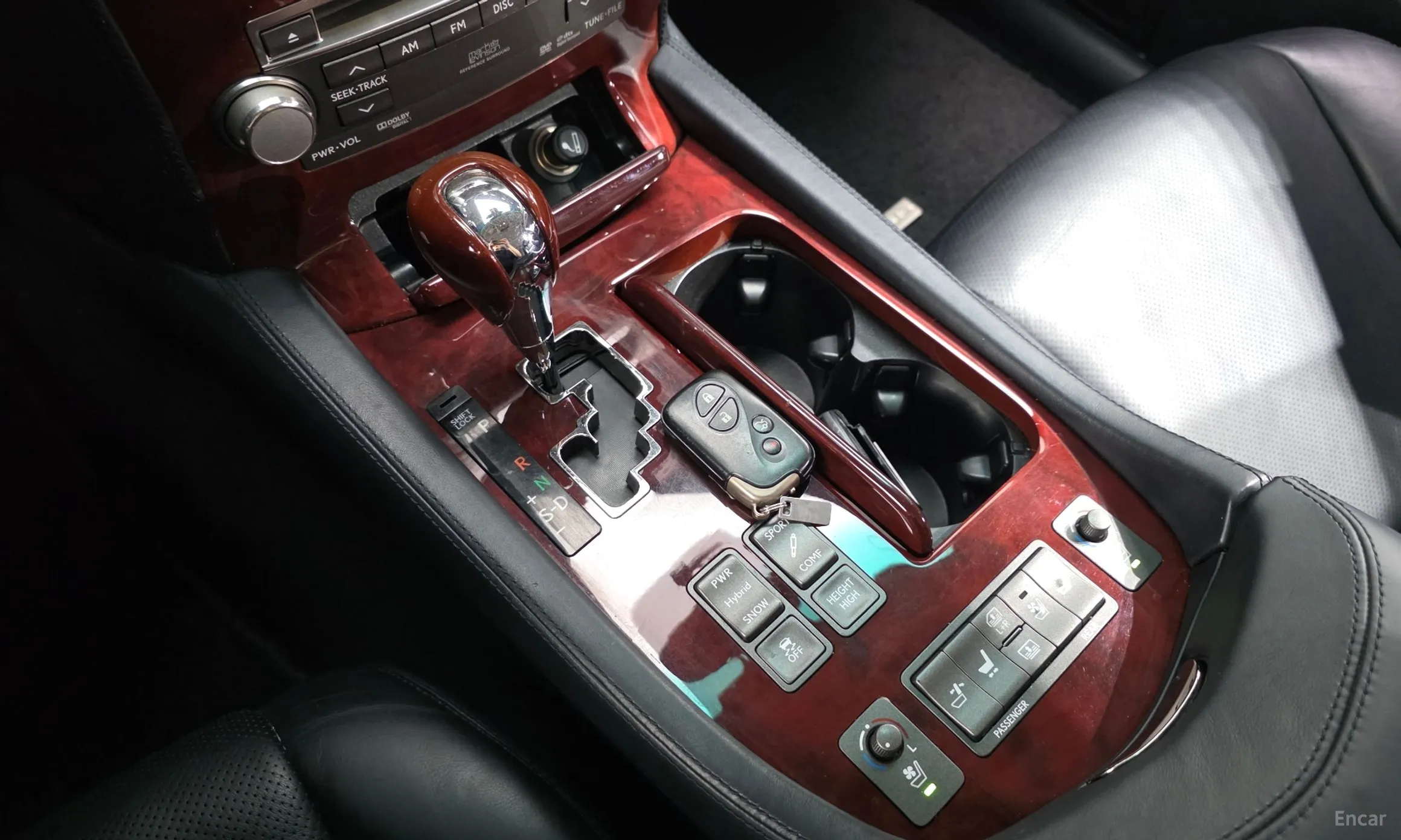 Lexus LS600hL превью 9