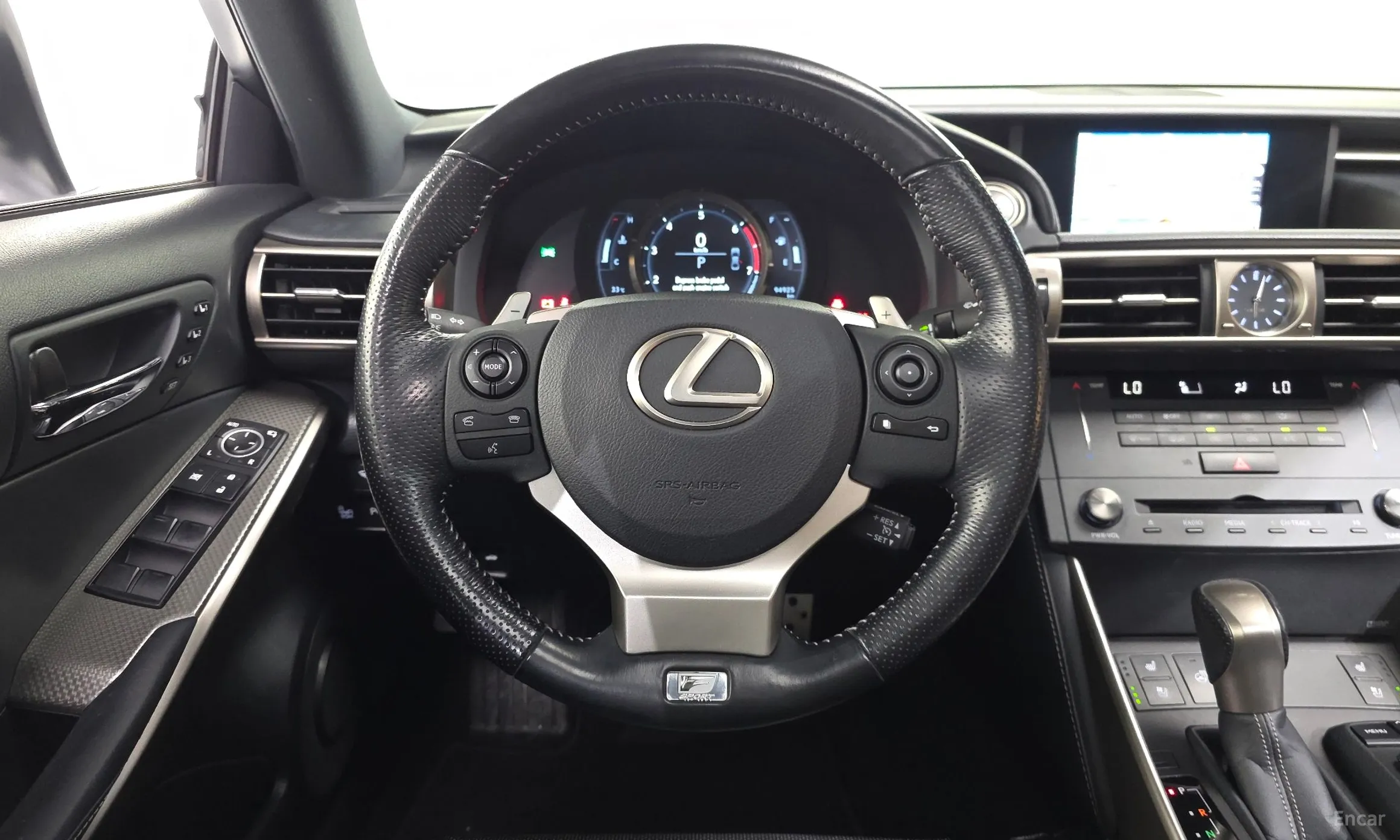 Lexus New IS200t превью 14