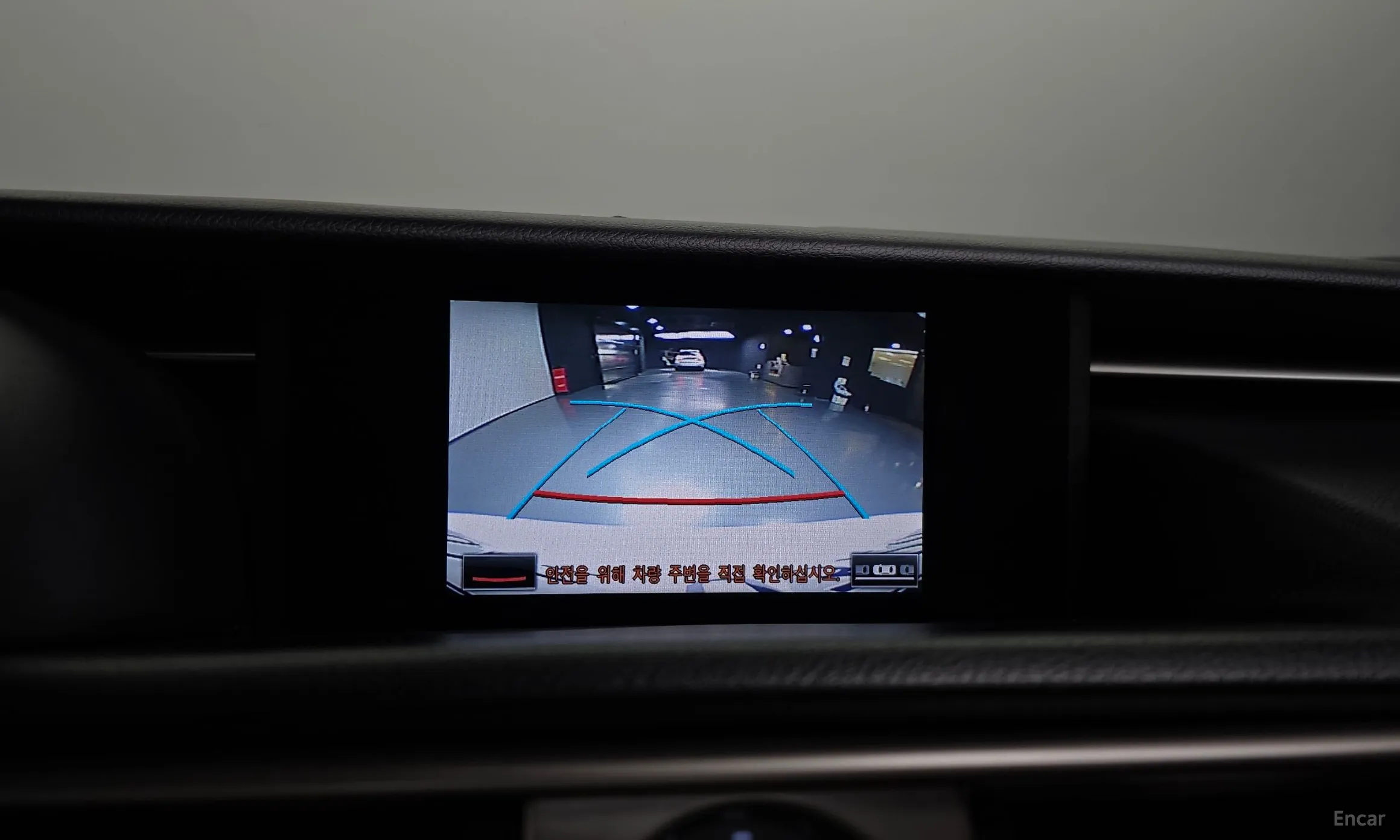 Lexus New IS200t превью 16
