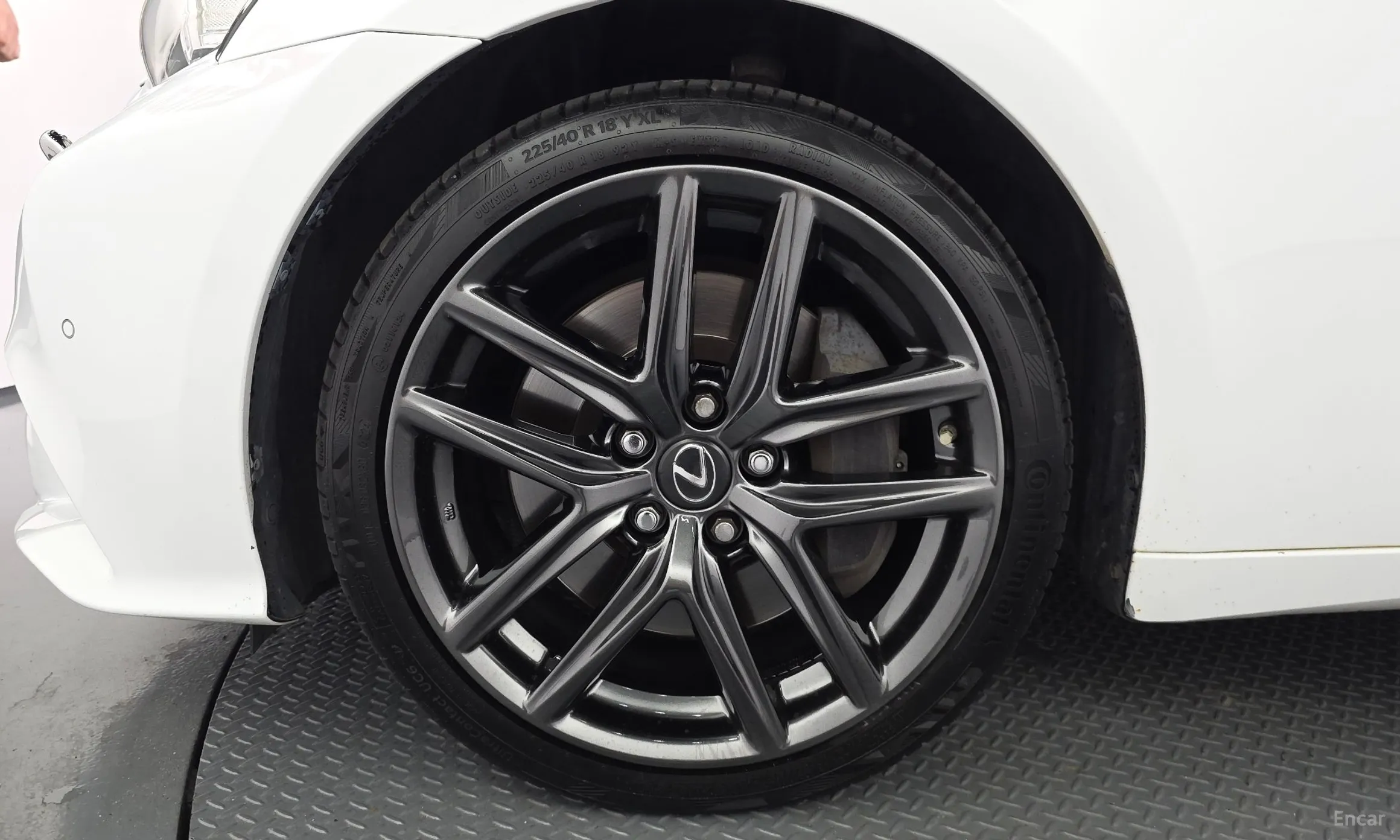 Lexus New IS200t превью 5