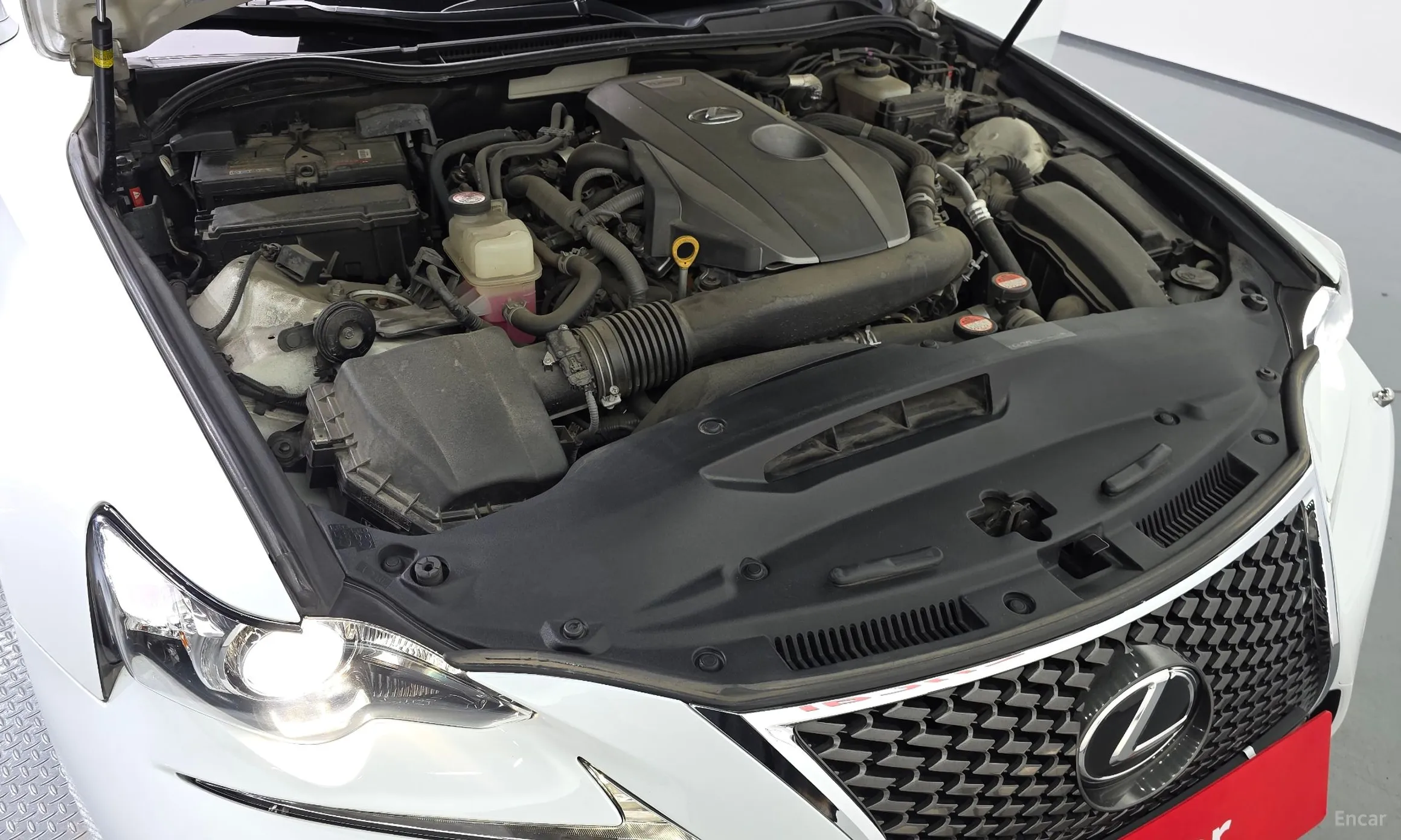 Lexus New IS200t превью 6