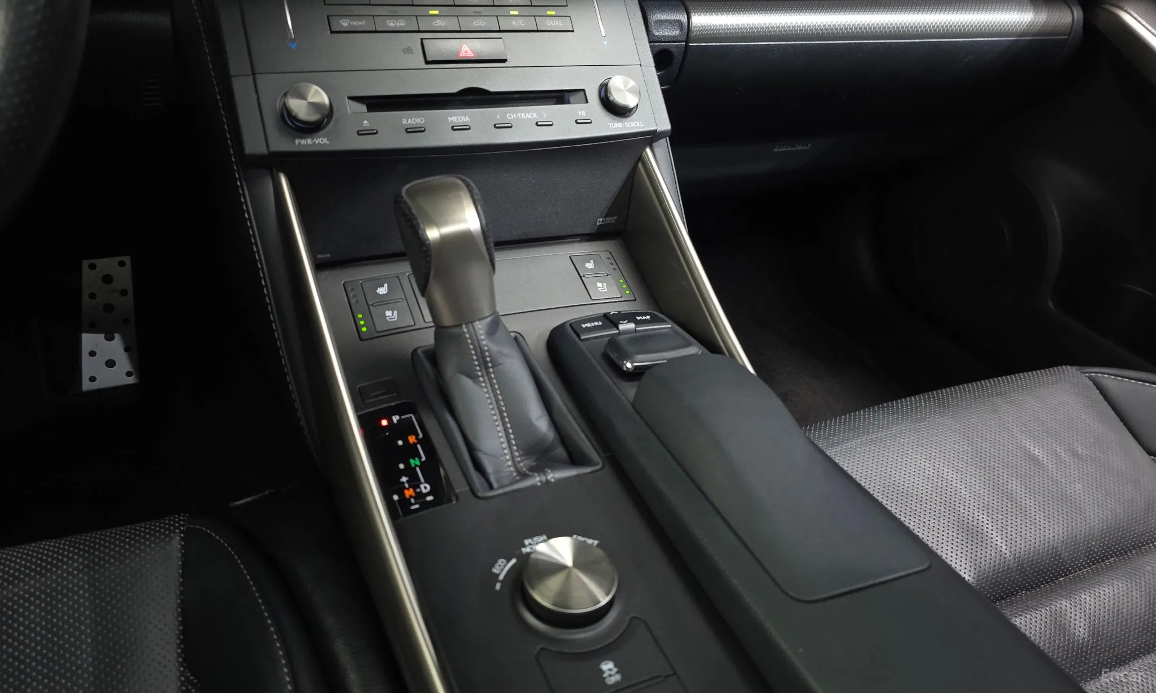 Lexus New IS200t превью 9