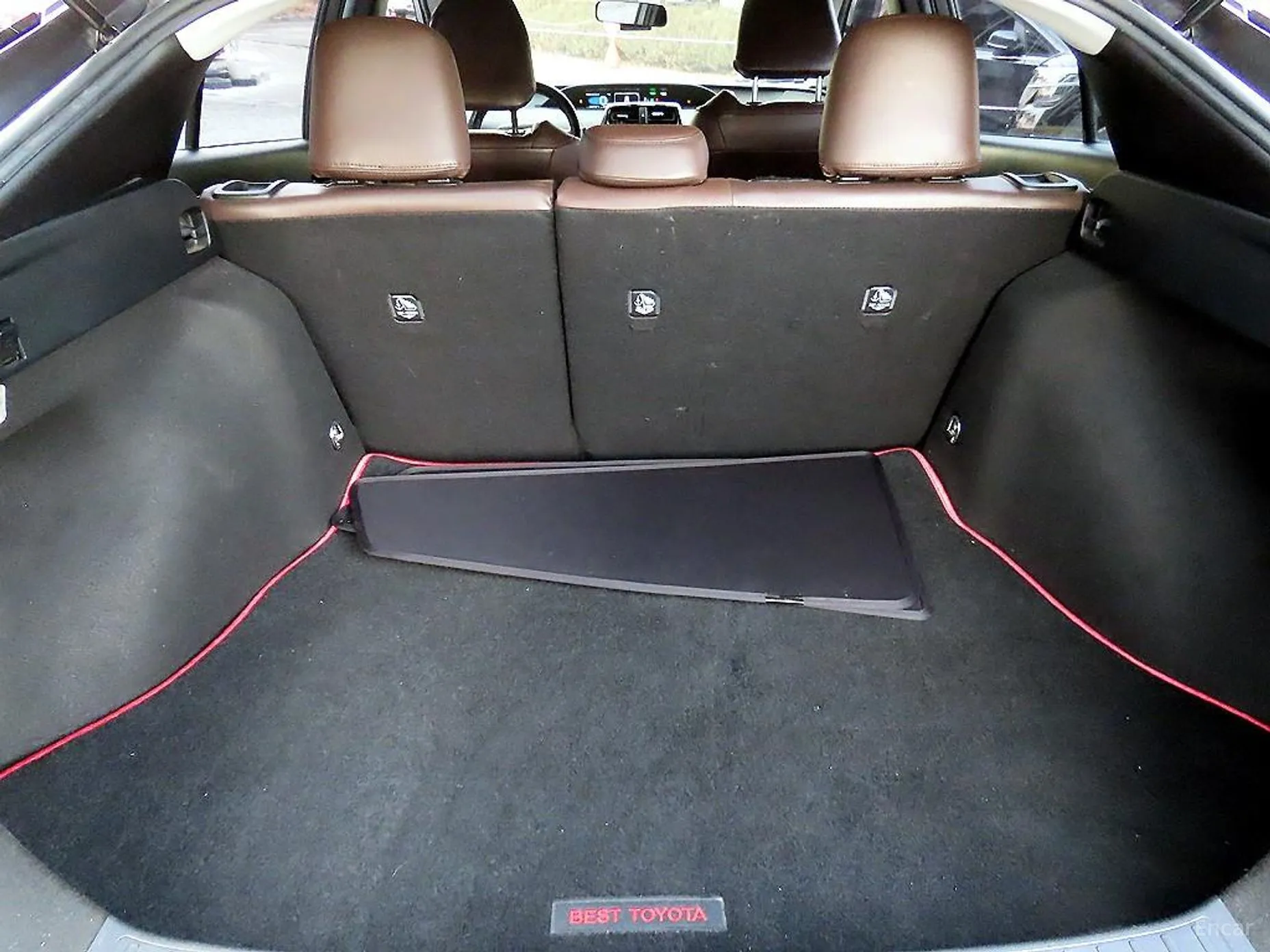 Toyota Prius 4th Generation превью 18