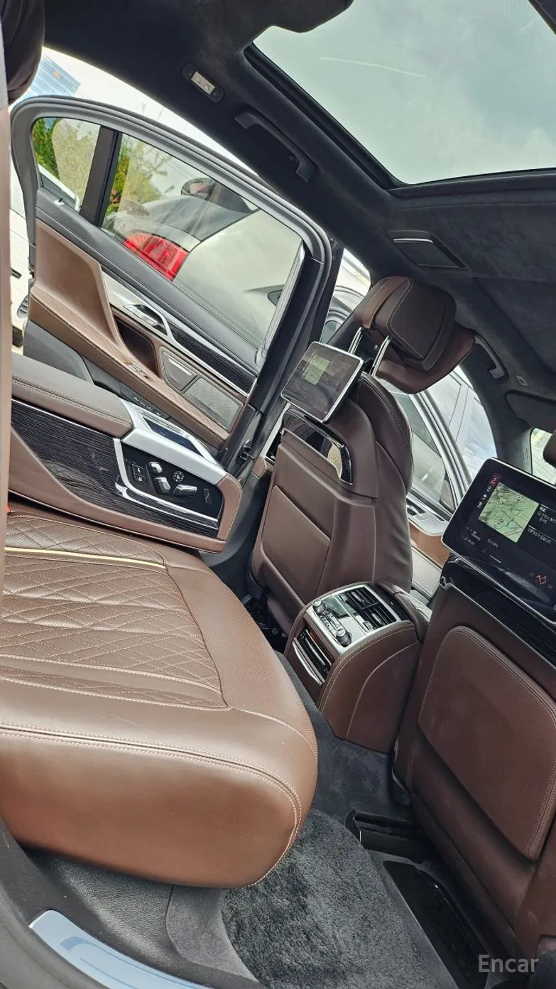 BMW 7 Series (G11) превью 10