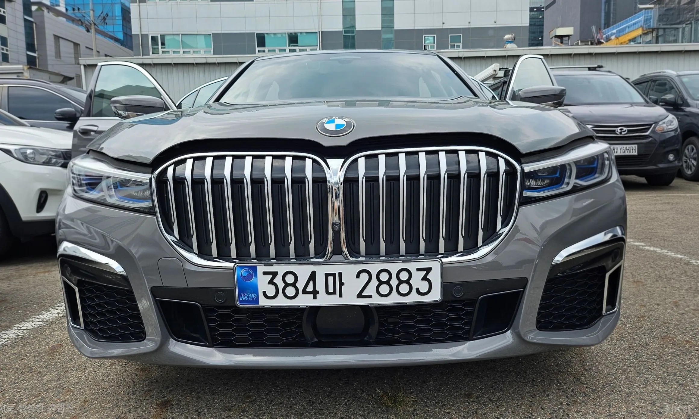 BMW 7 Series (G11) превью 13